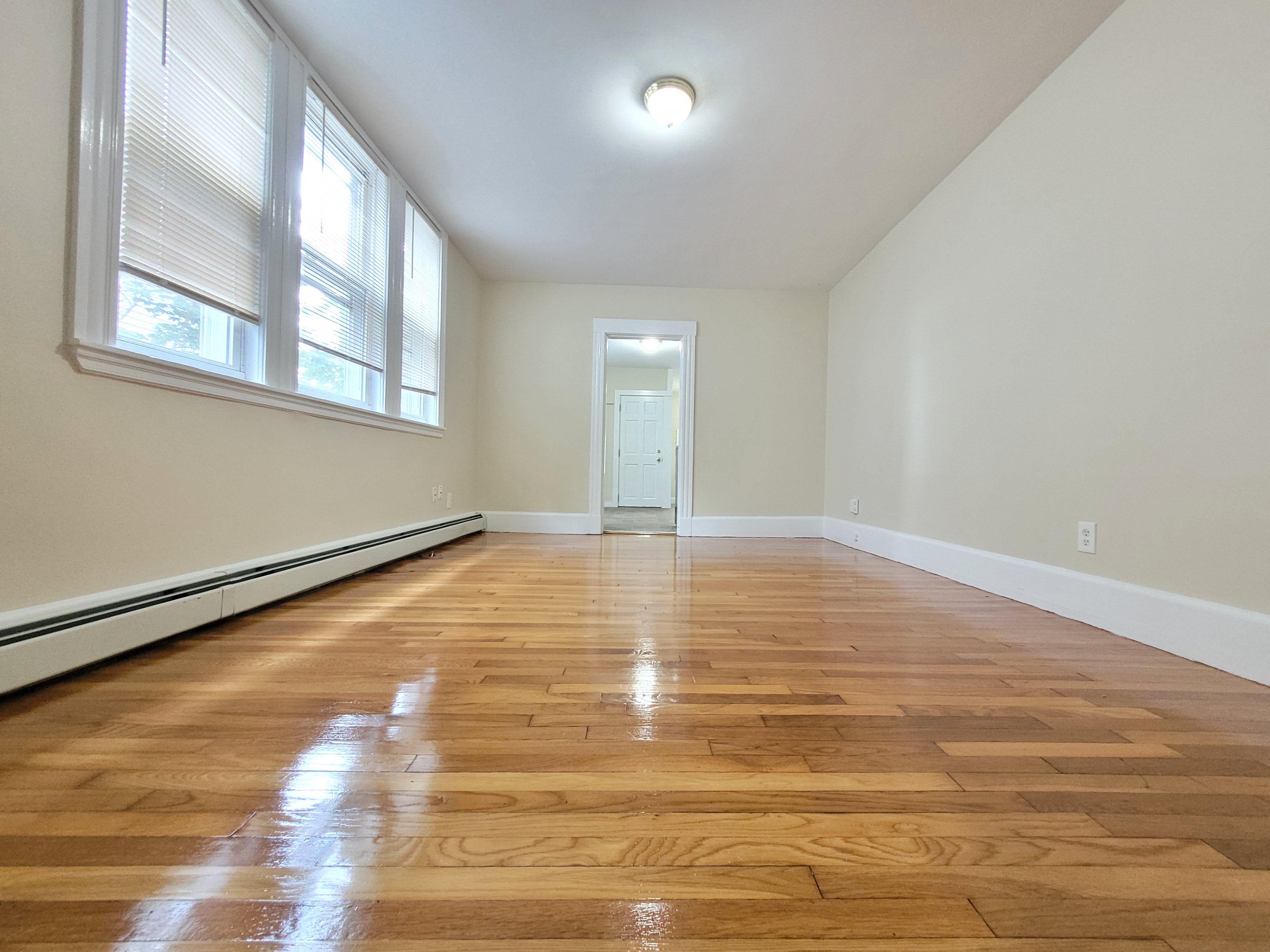 122 Gladstone St, East Boston