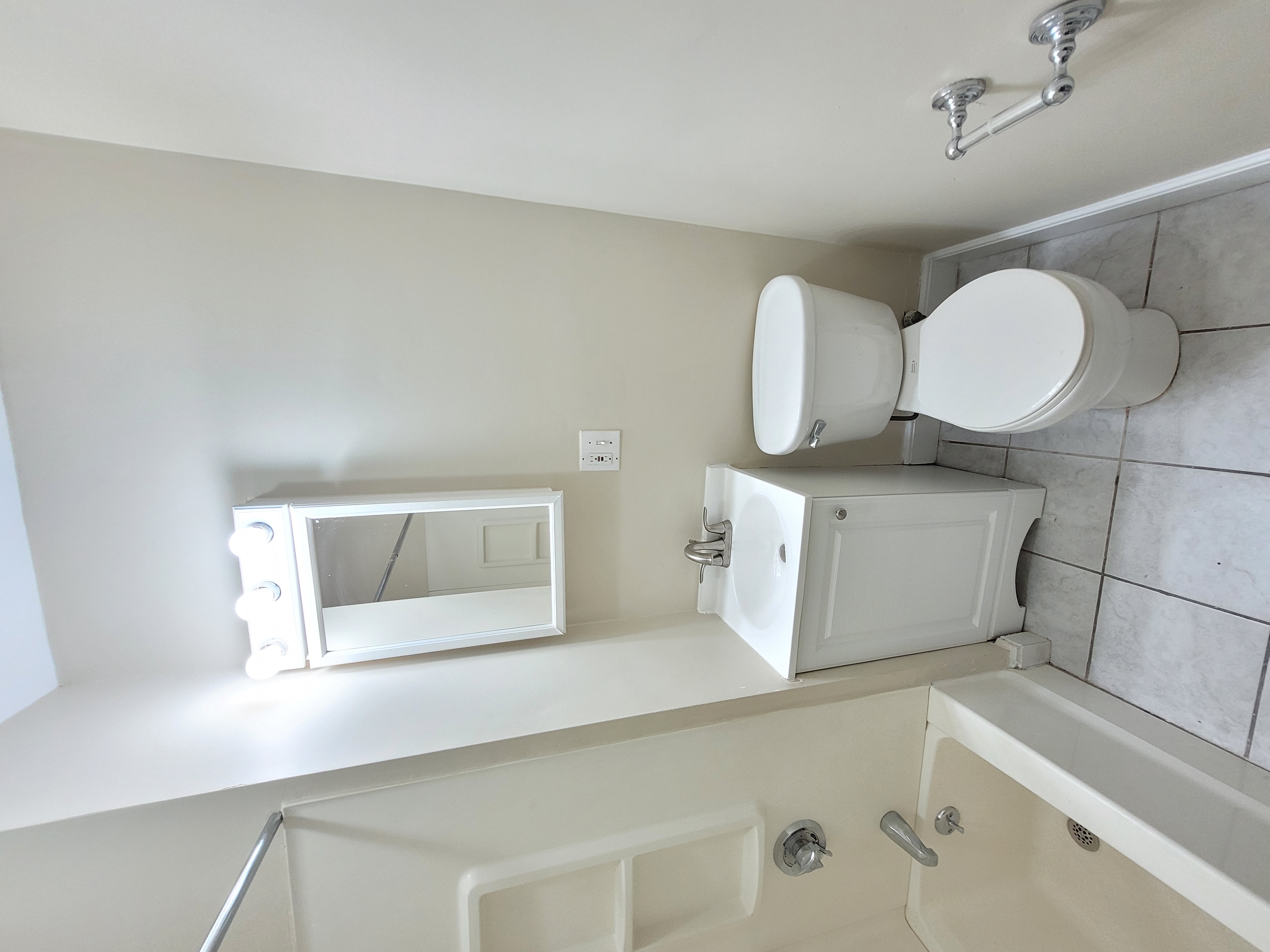 122 Gladstone St, East Boston