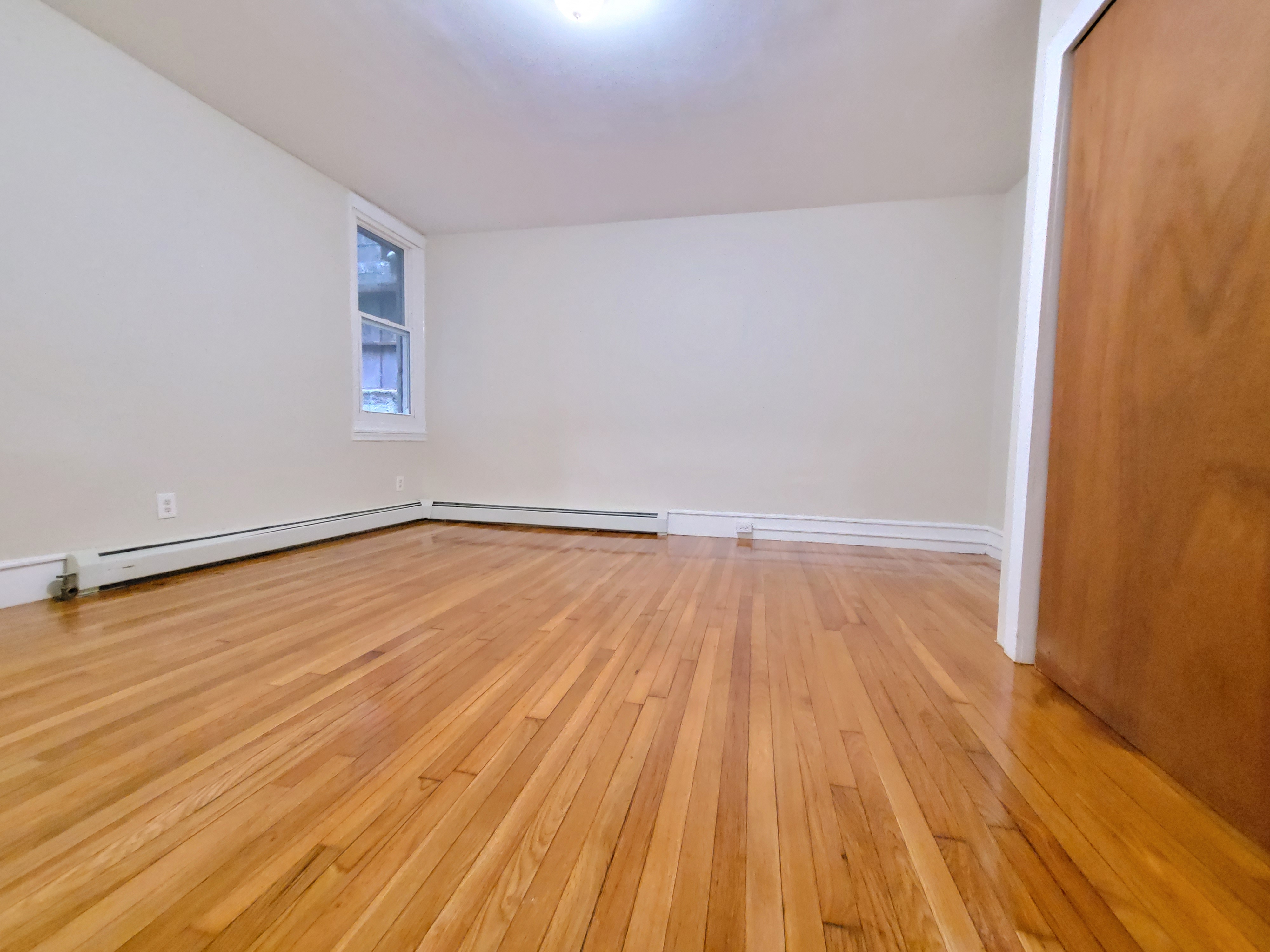 122 Gladstone St, East Boston