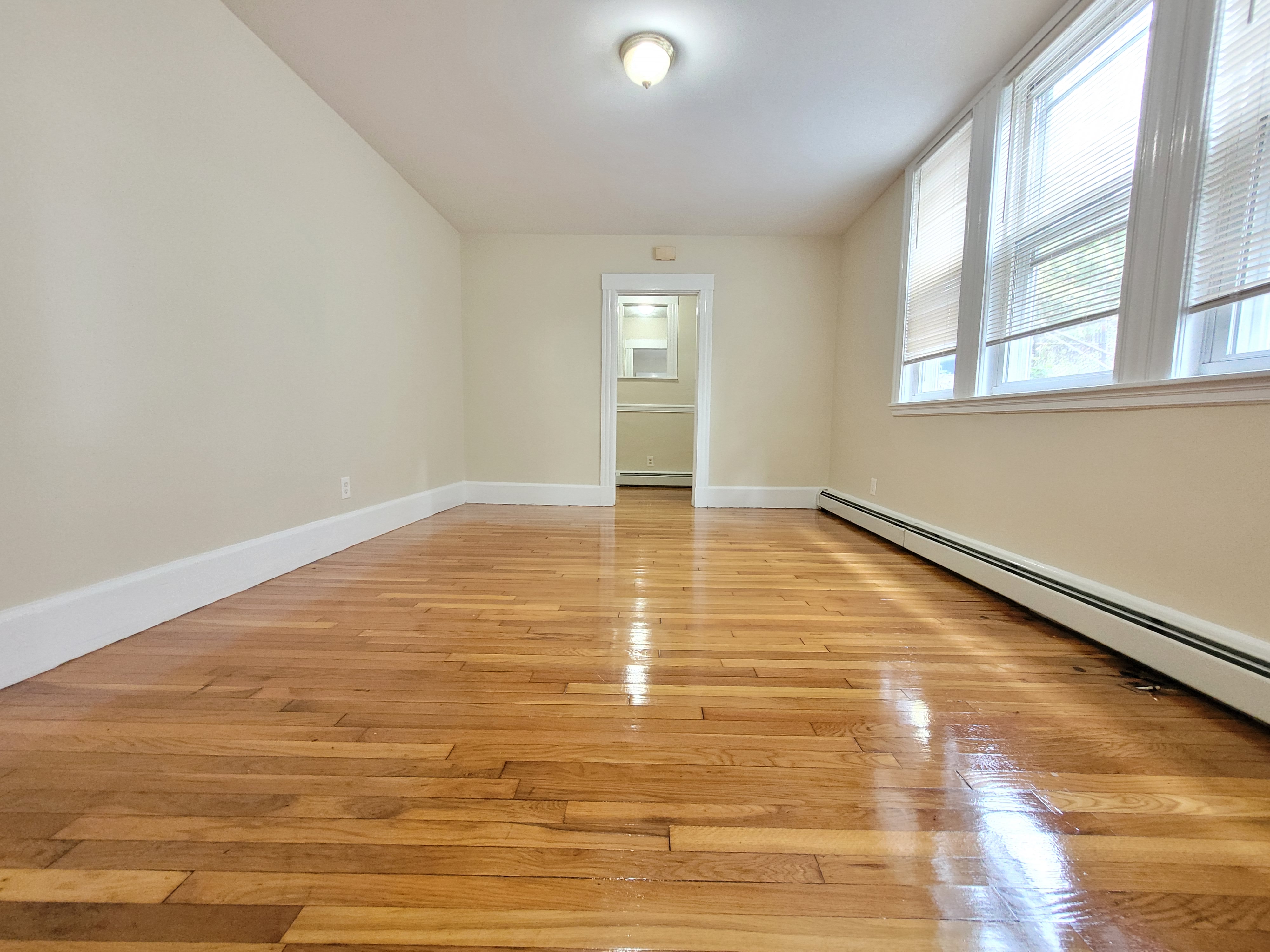 122 Gladstone St, East Boston