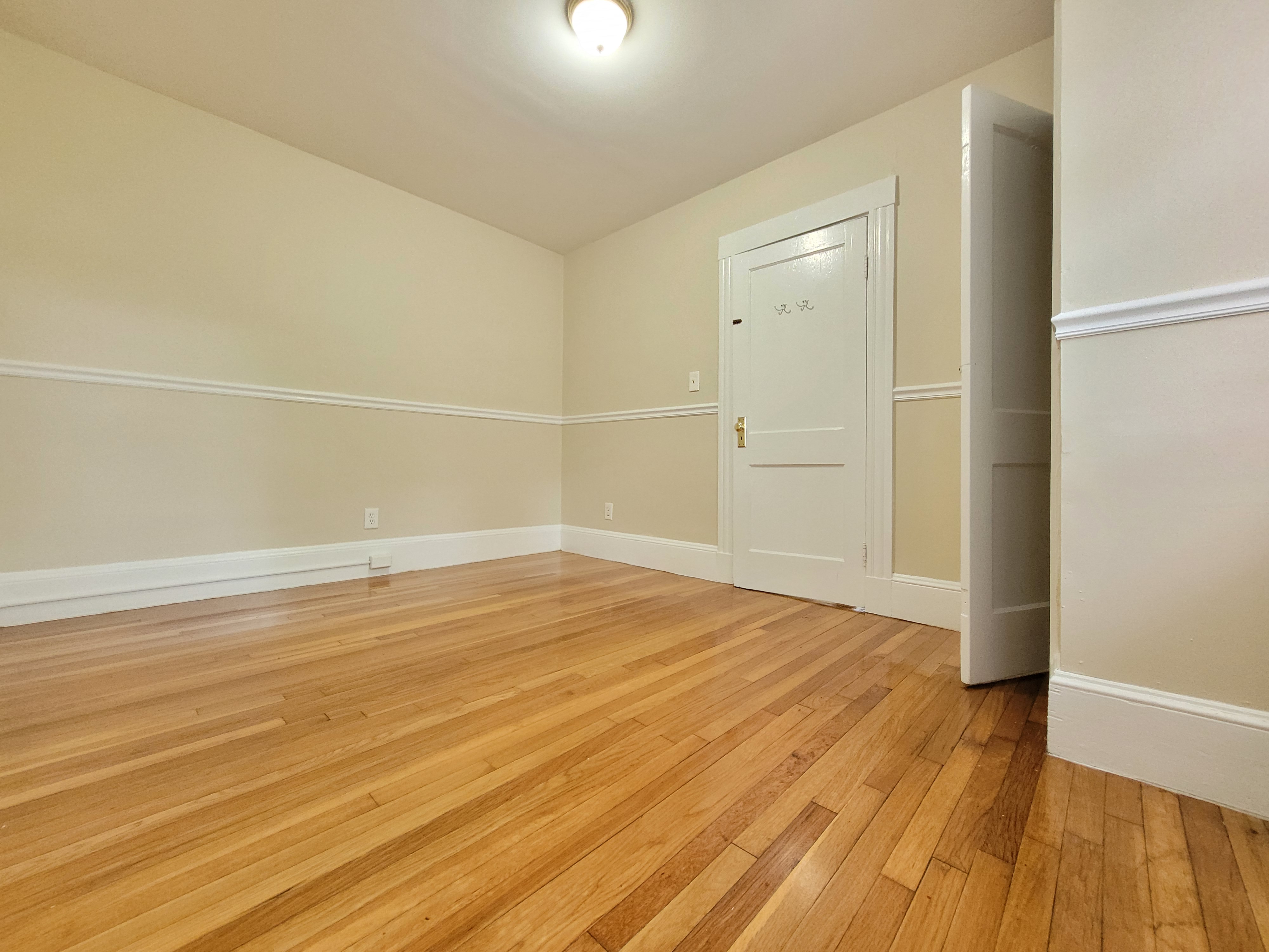 122 Gladstone St, East Boston