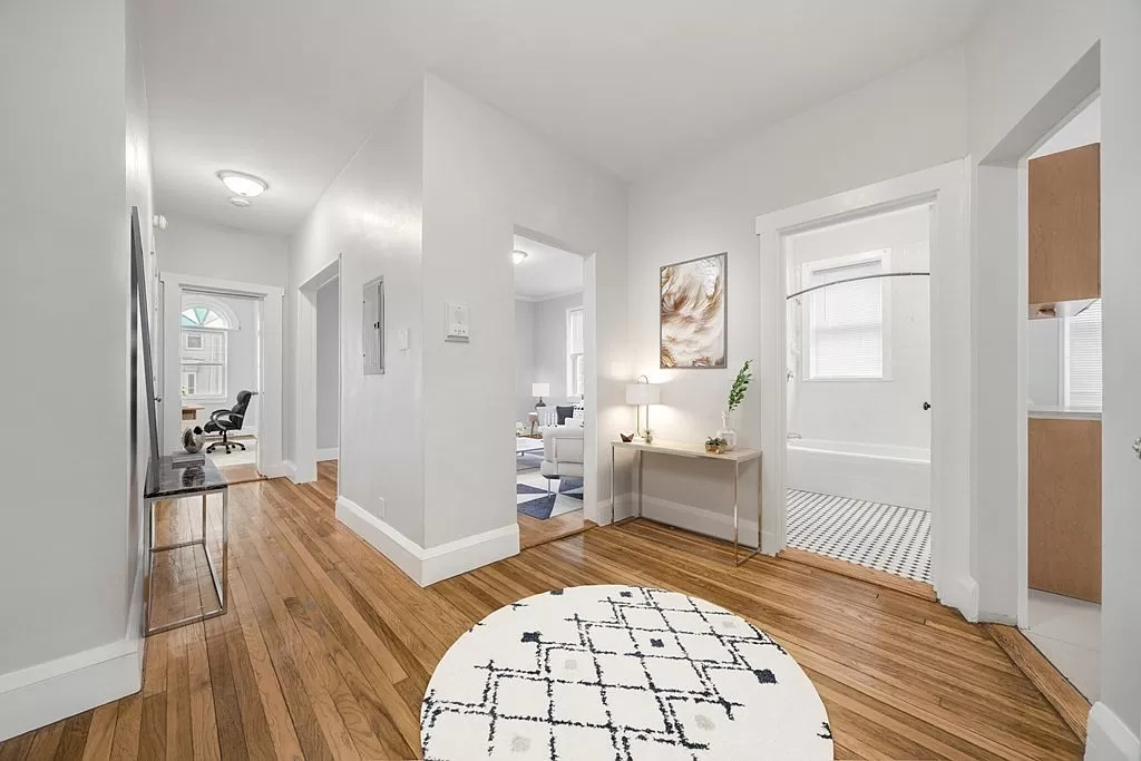 48 Clark Ave, Chelsea