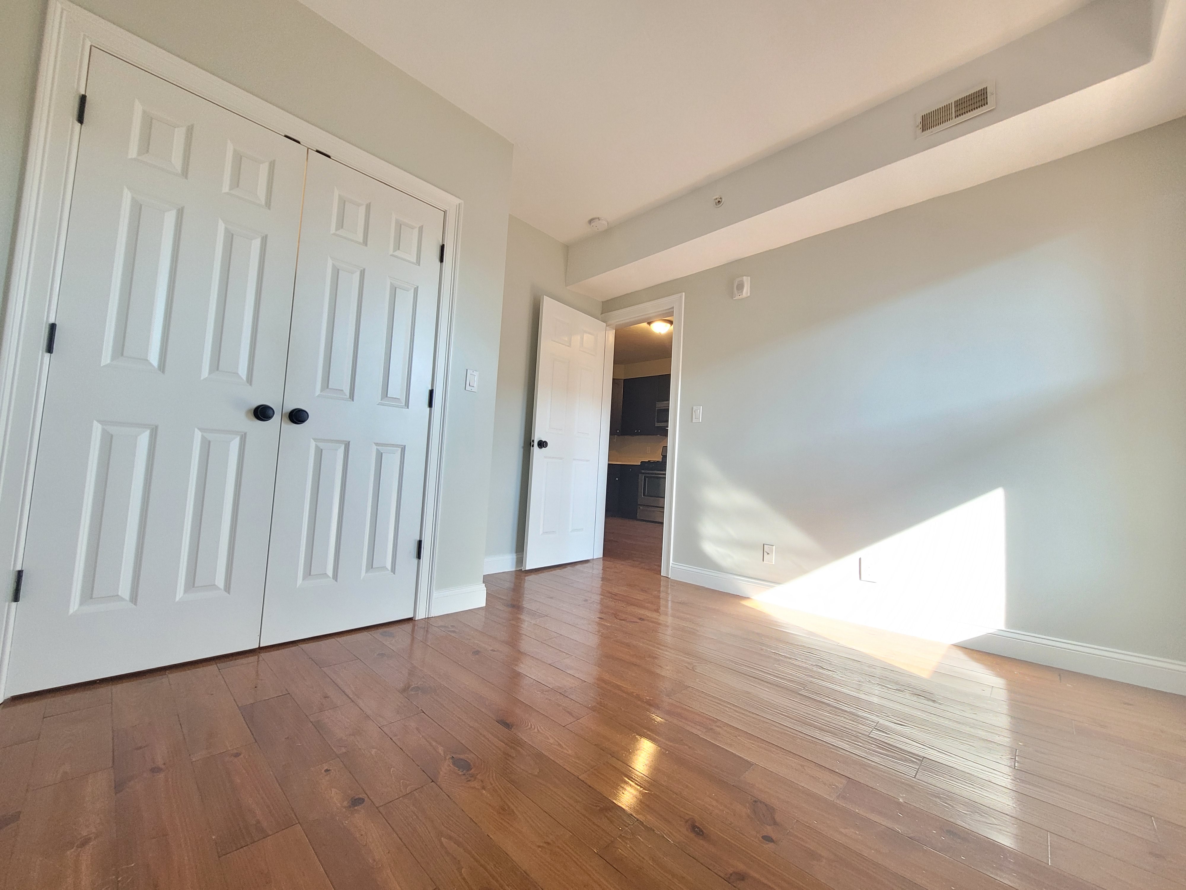 26 32 Arcadia, Dorchester