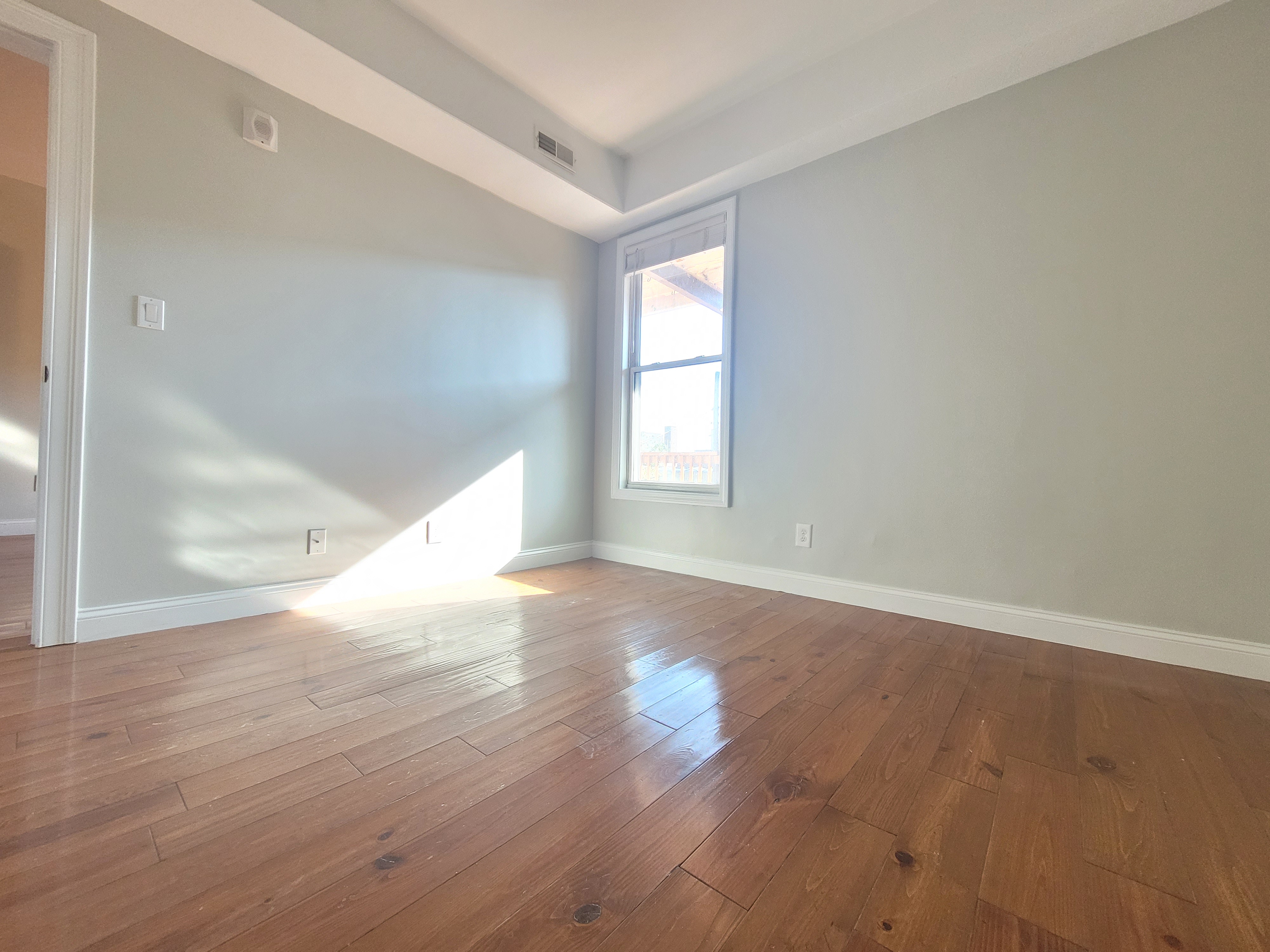 26 32 Arcadia, Dorchester