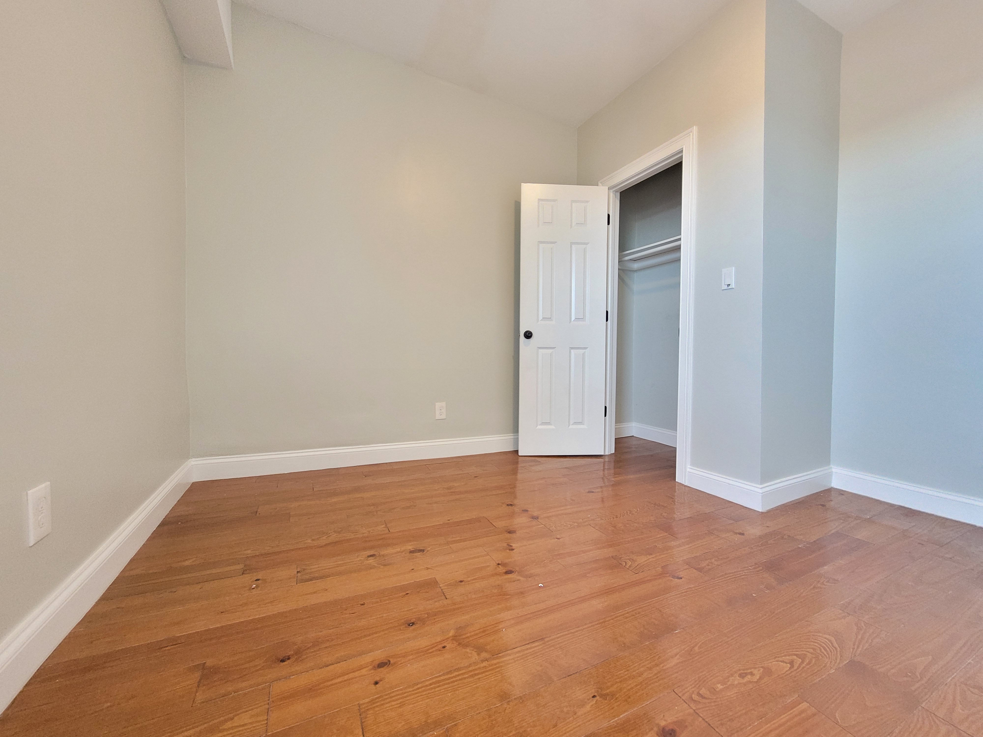 26 32 Arcadia, Dorchester