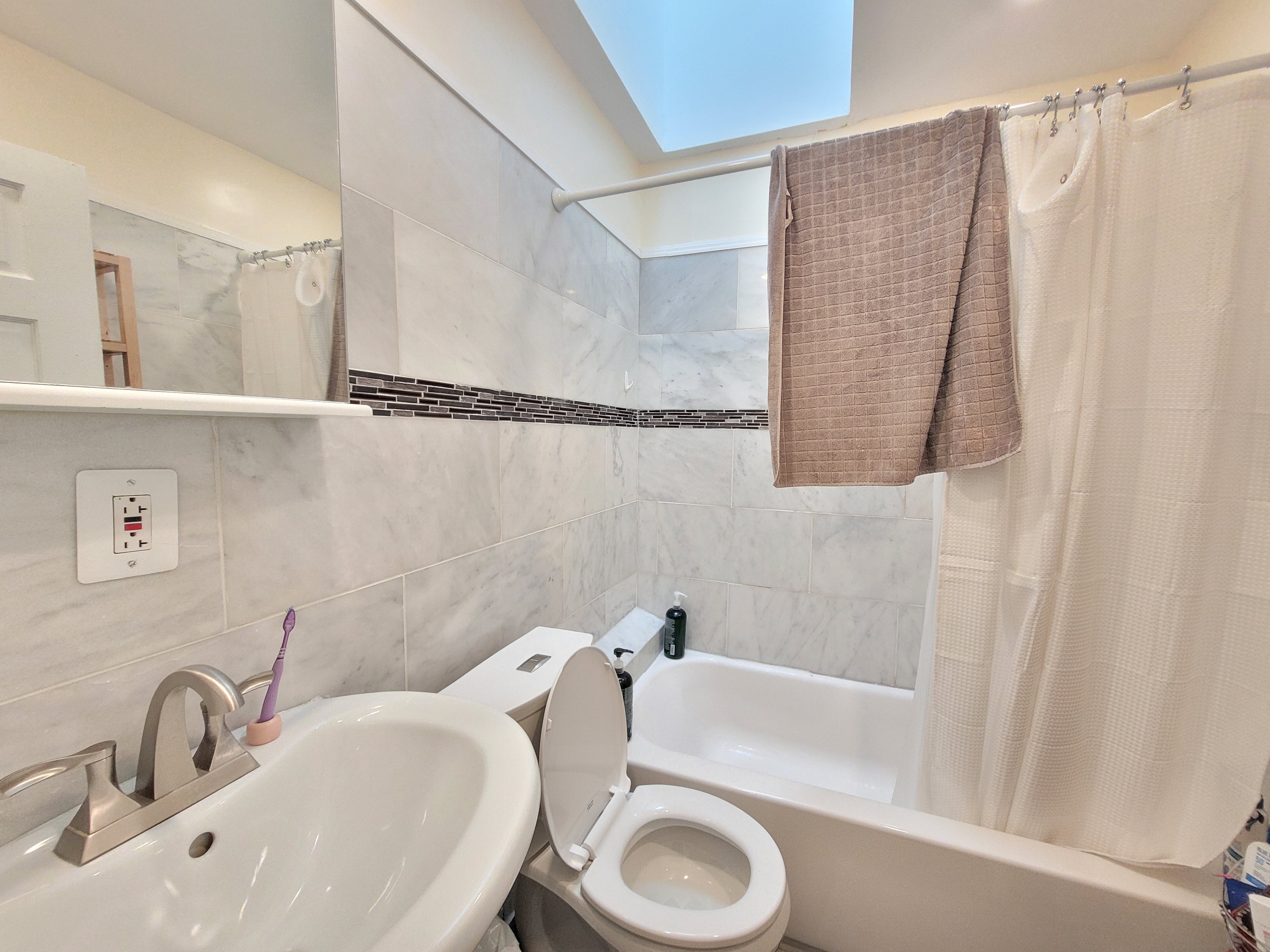 7 Mark St, Jamaica Plain