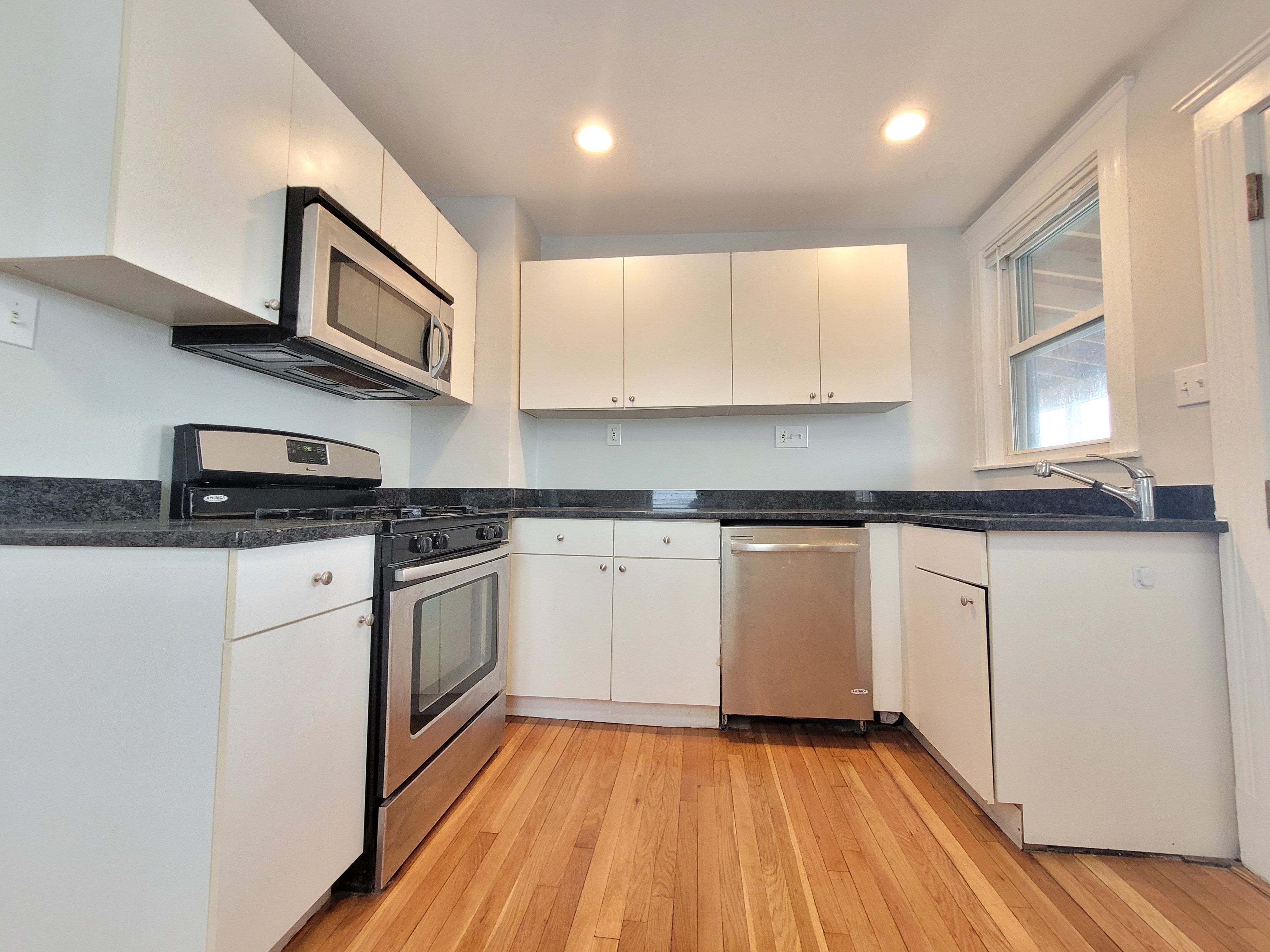 116 Gladstone St, East Boston