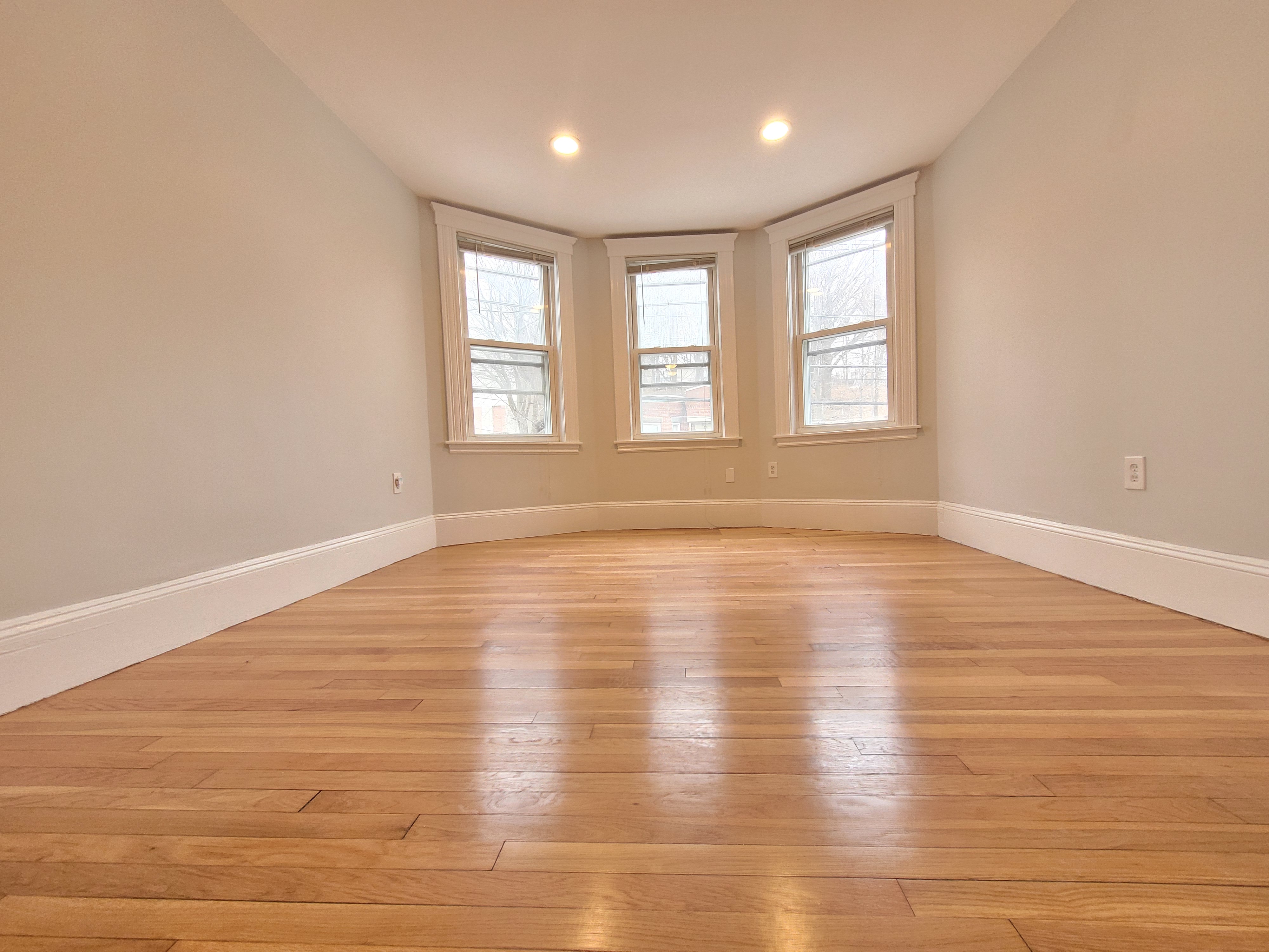 116 Gladstone St, East Boston