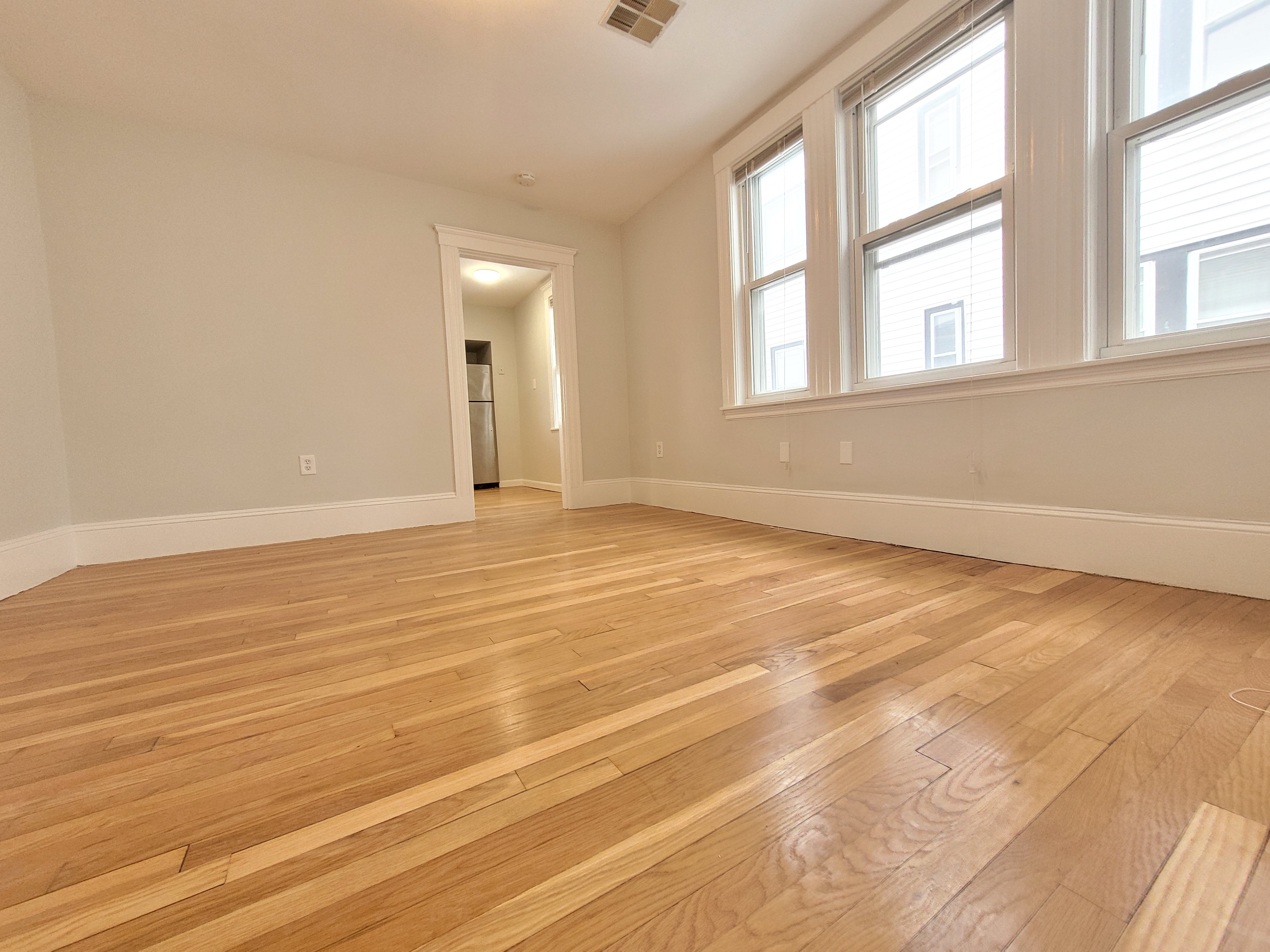 116 Gladstone St, East Boston