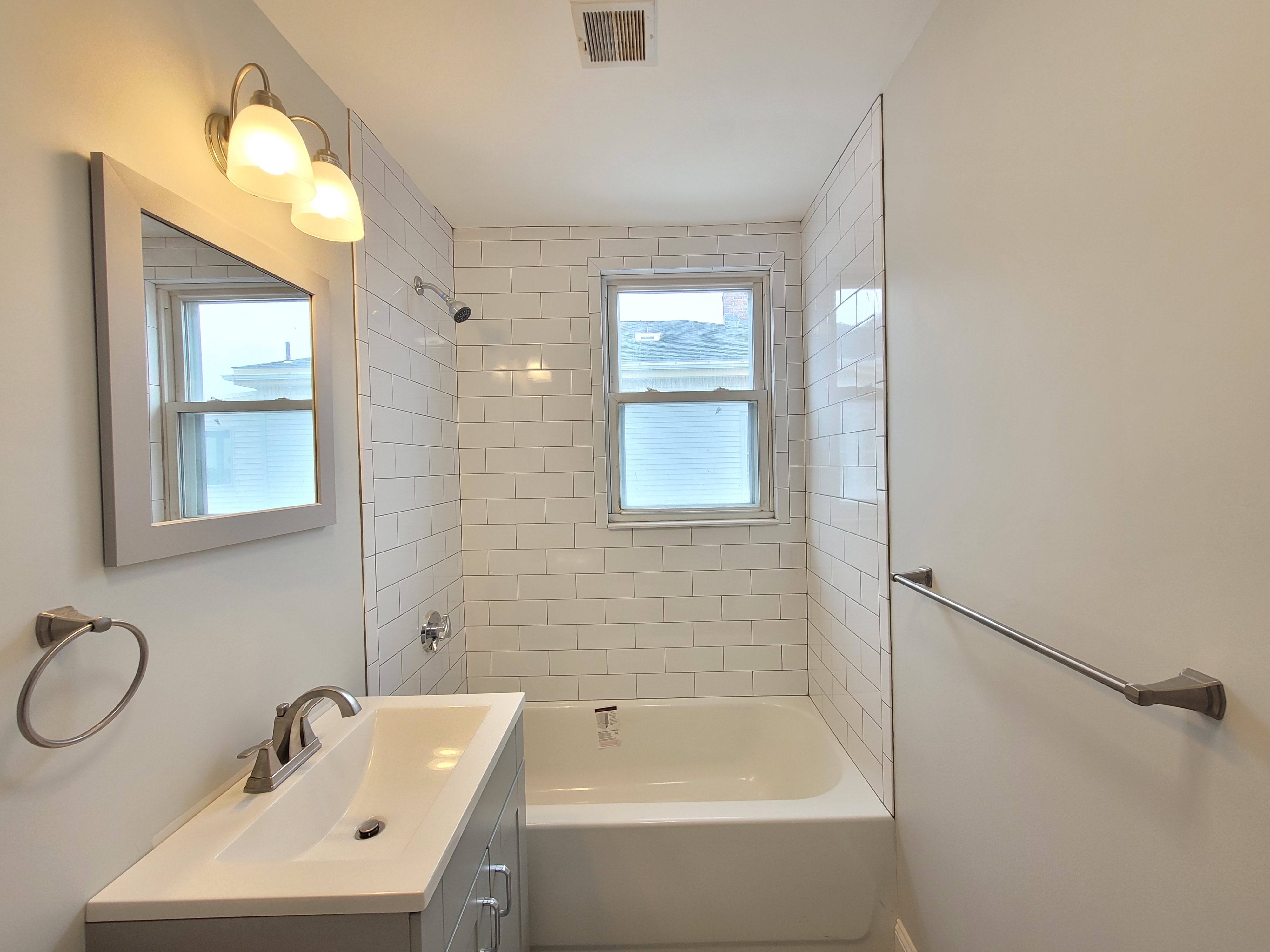 116 Gladstone St, East Boston