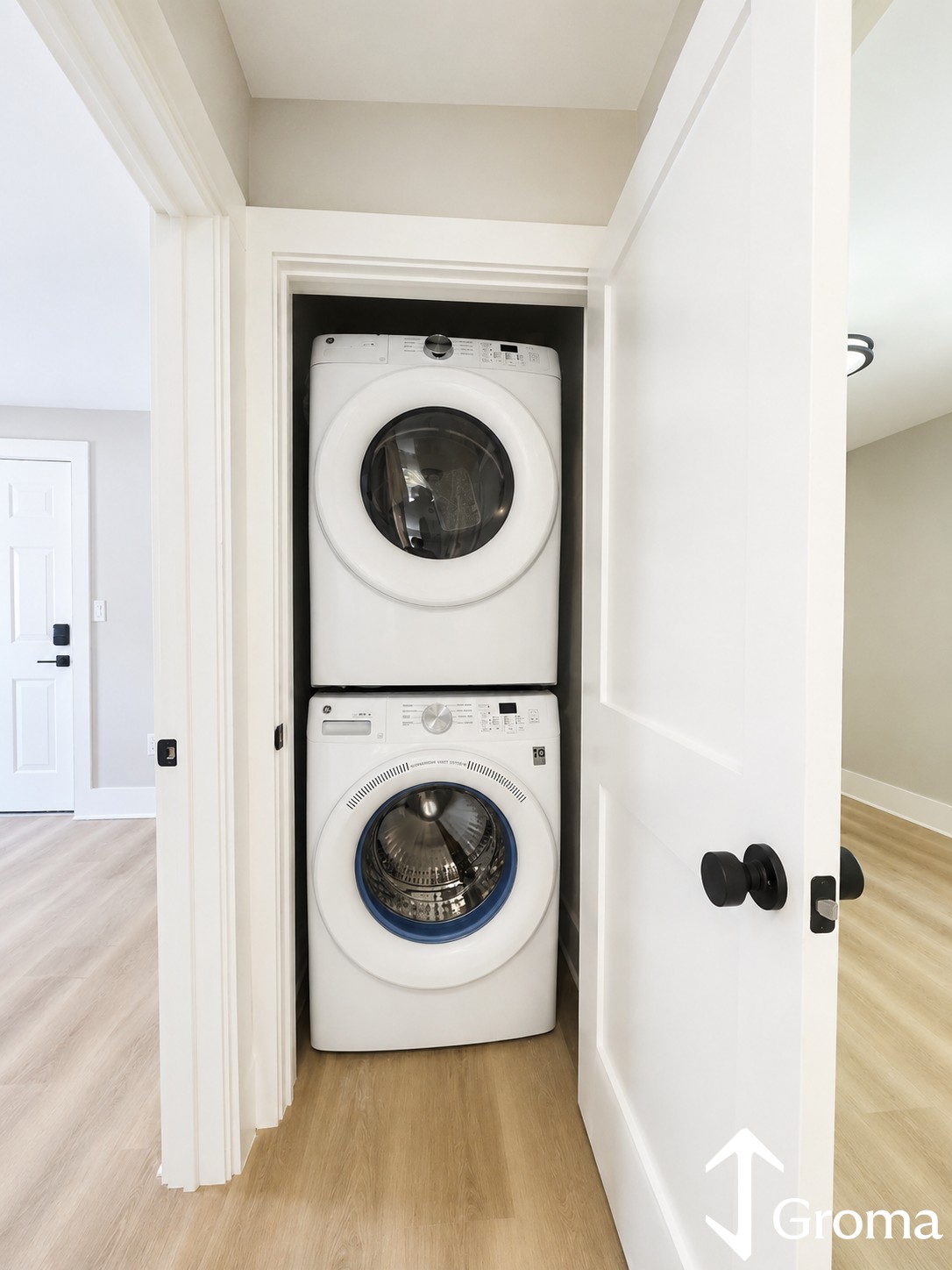 Photos of apartment on Centre St.,Boston MA 02119