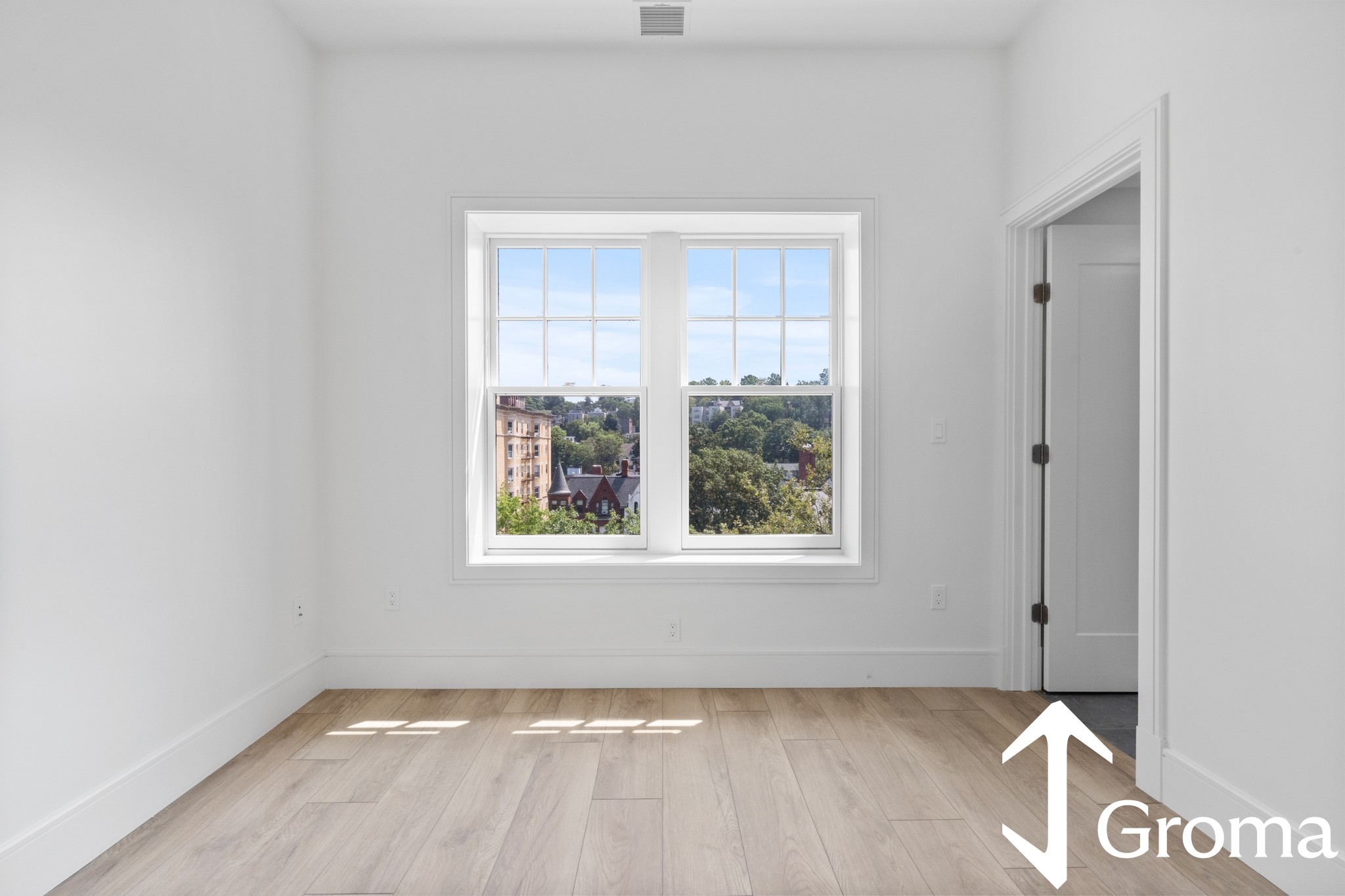 Photos of apartment on Beacon St.,Brookline MA 