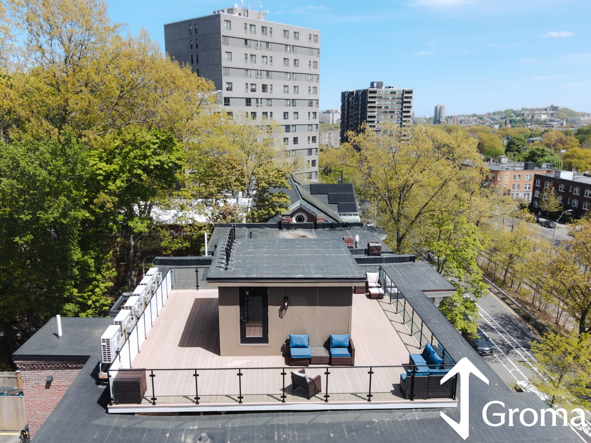 Photos of apartment on Beacon St.,Brookline MA 