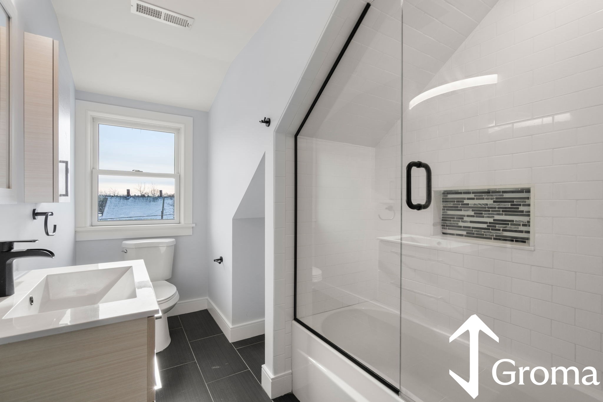 Photos of apartment on Charles St.,Waltham MA 02453