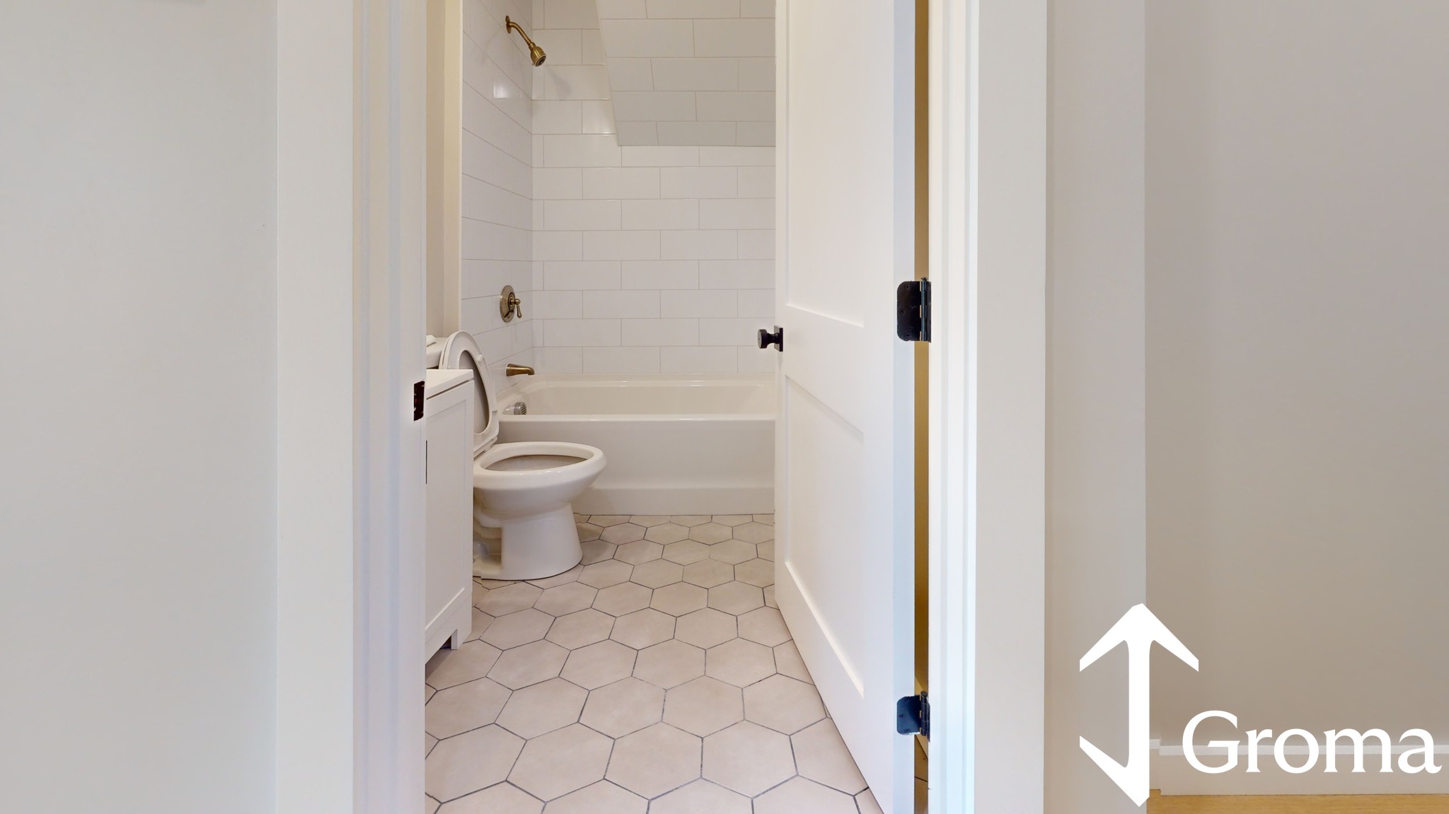 Photos of apartment on Dartmouth St.,Waltham MA 02453
