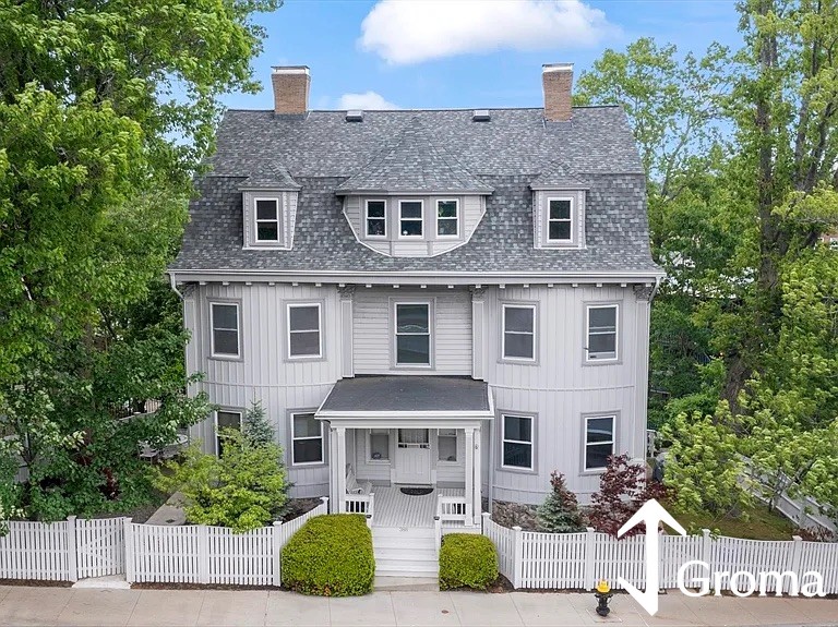 Photos of apartment on Arborway,Boston MA 02130