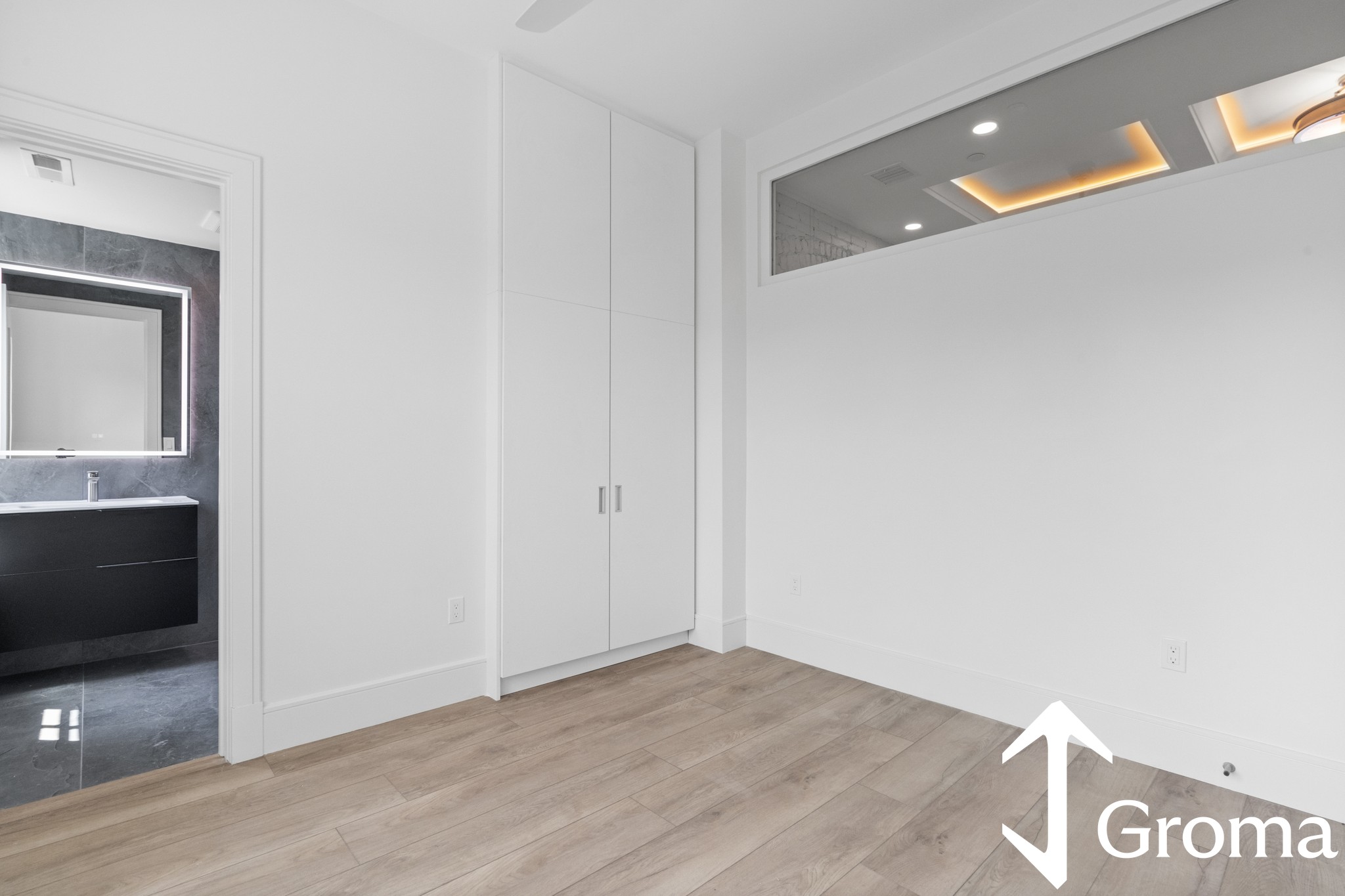 Photos of apartment on Beacon Street1578 Beacon Street - PH,Brookline MA 02446