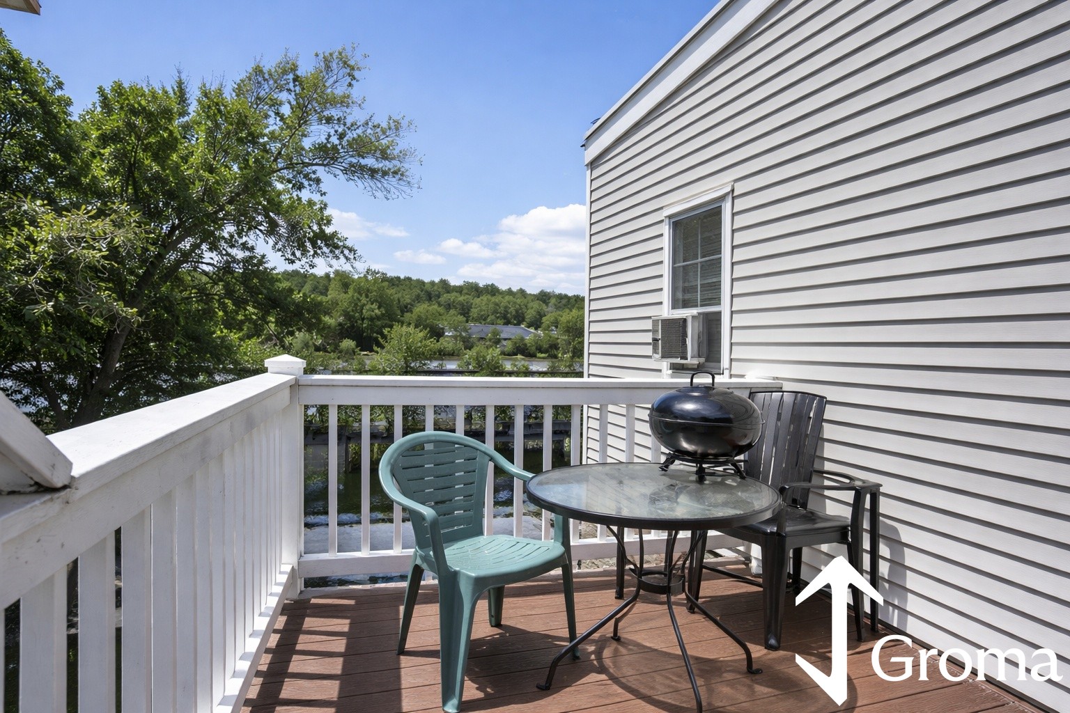 Photos of apartment on Centre St.,Boston MA 02119