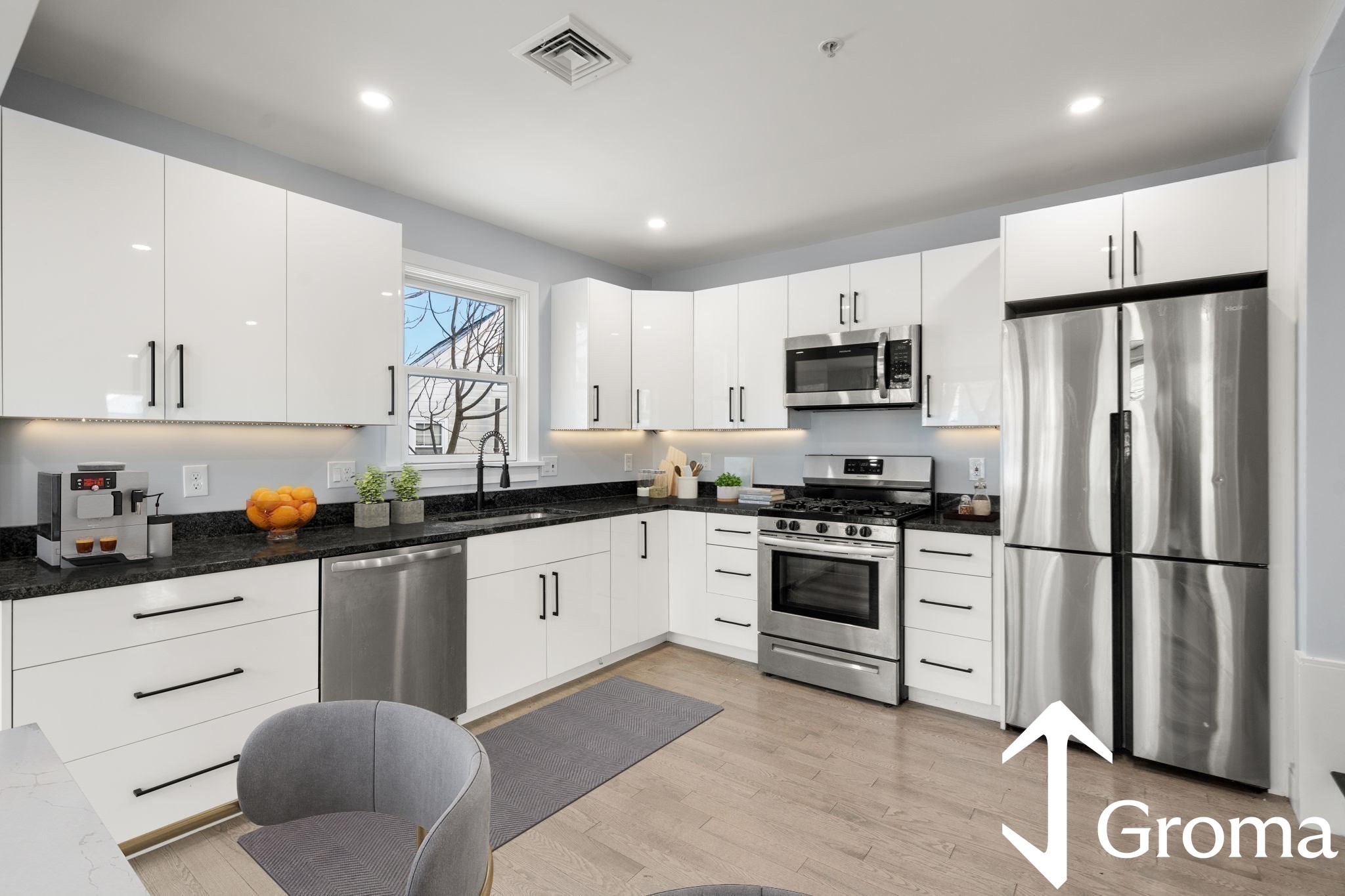 Photos of apartment on Charles St.,Waltham MA 02453