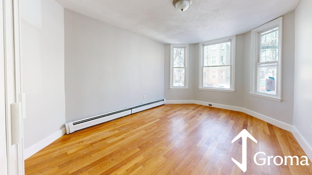 Photos of apartment on Chelsea St.,Boston MA 02128