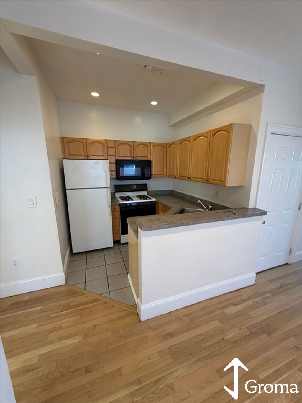 Photos of apartment on East 8th St.,Boston MA 02127