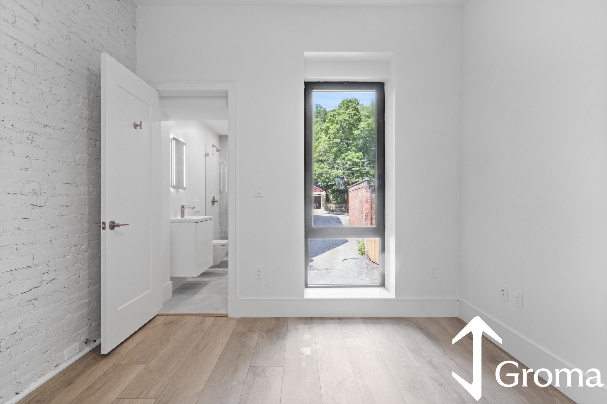 Photos of apartment on Beacon St.,Brookline MA 