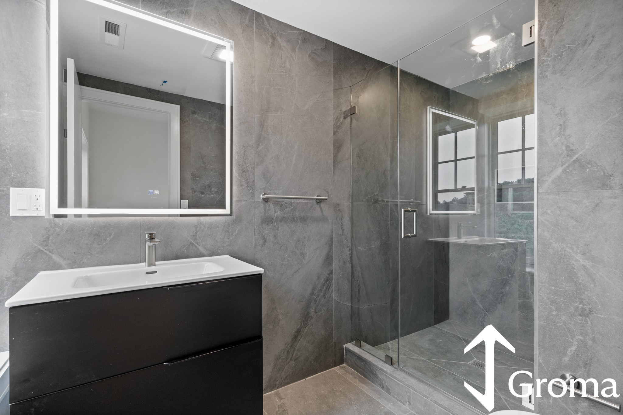 Photos of apartment on Beacon St.,Brookline MA 