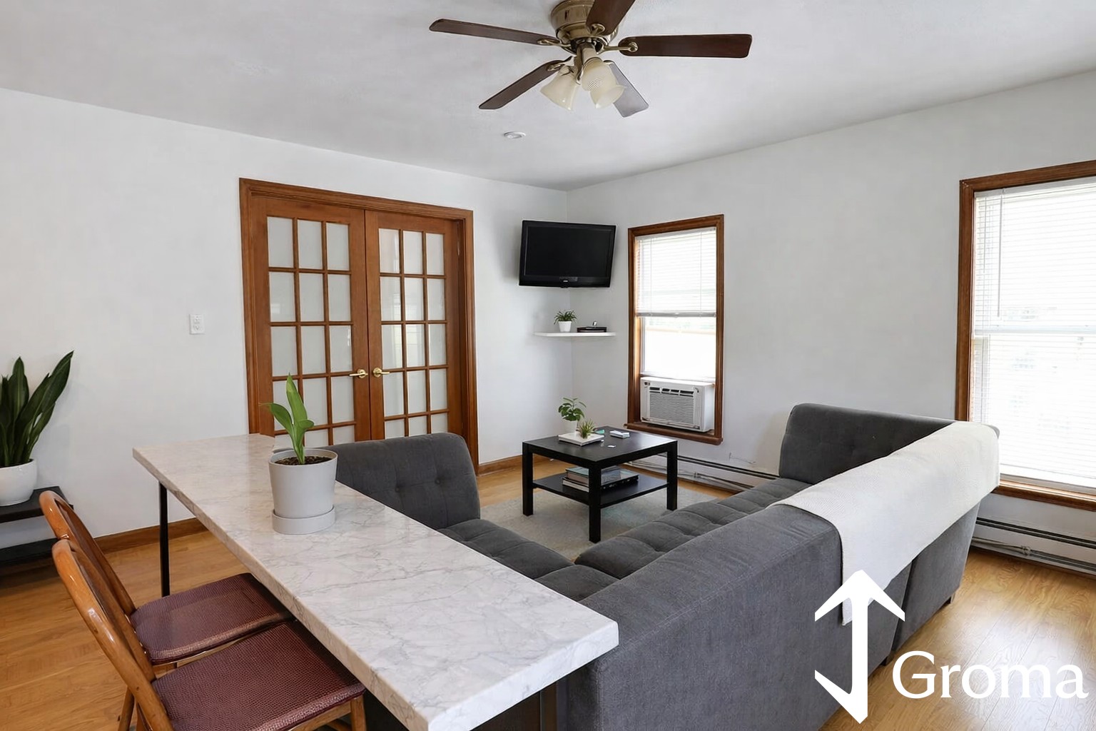 Photos of apartment on Centre St.,Boston MA 02119