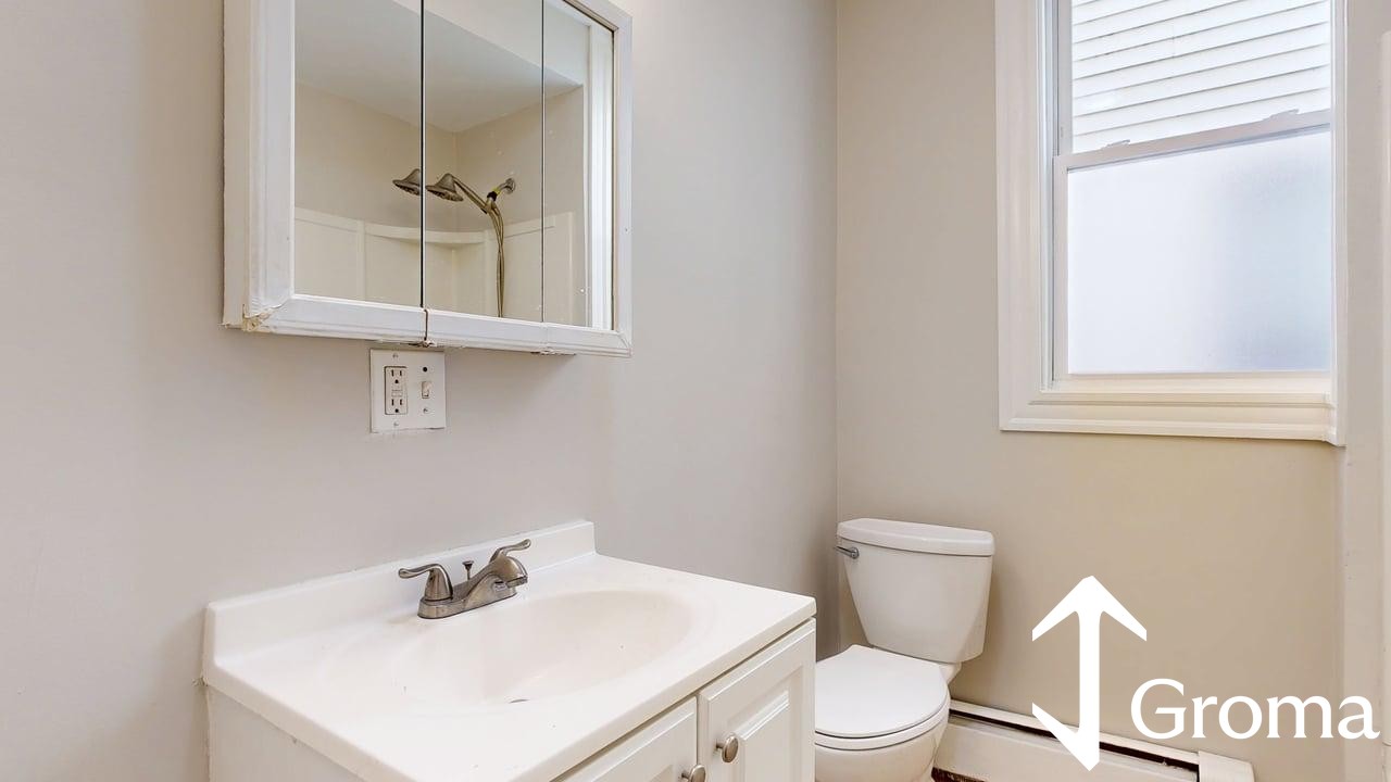 Photos of apartment on Chelsea St.,Boston MA 02128