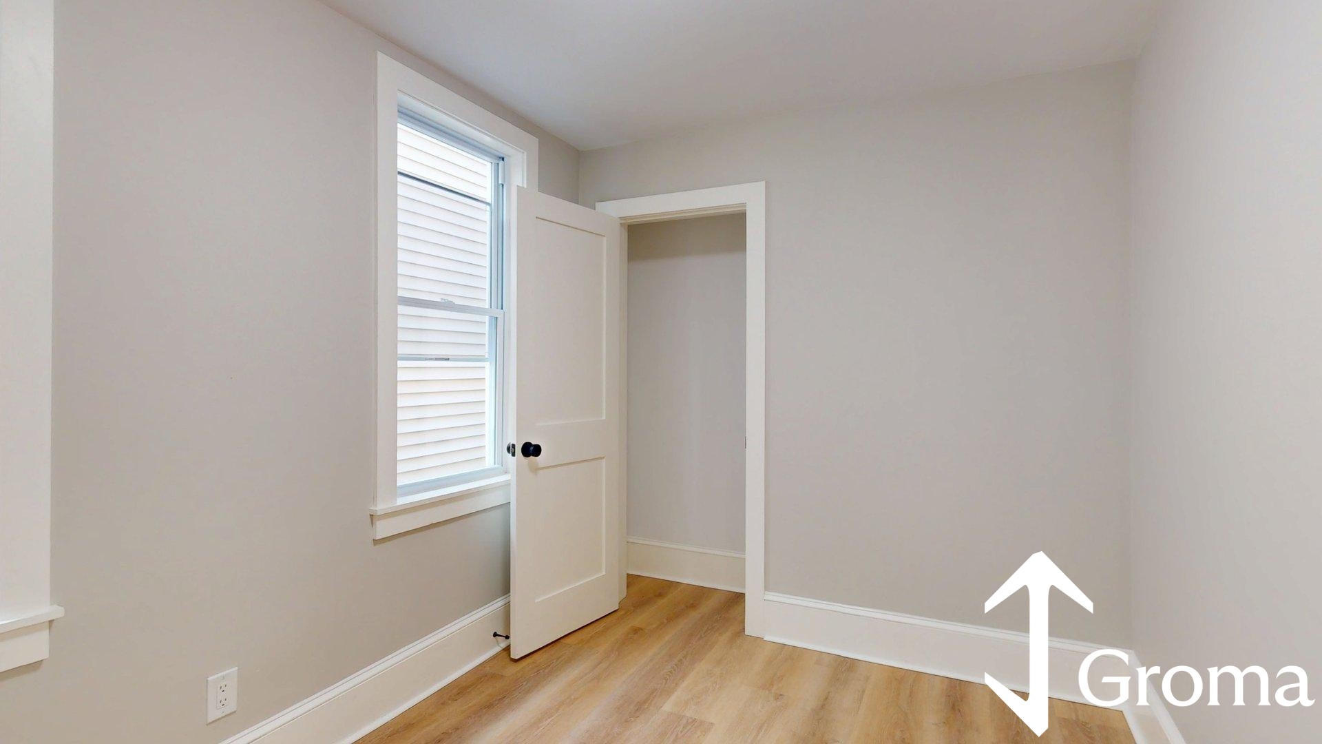 Photos of apartment on Chelsea St.,Boston MA 02128
