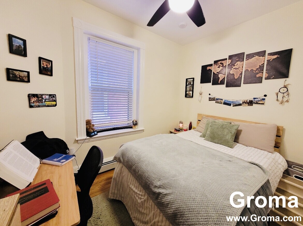 7 Mark St, Jamaica Plain