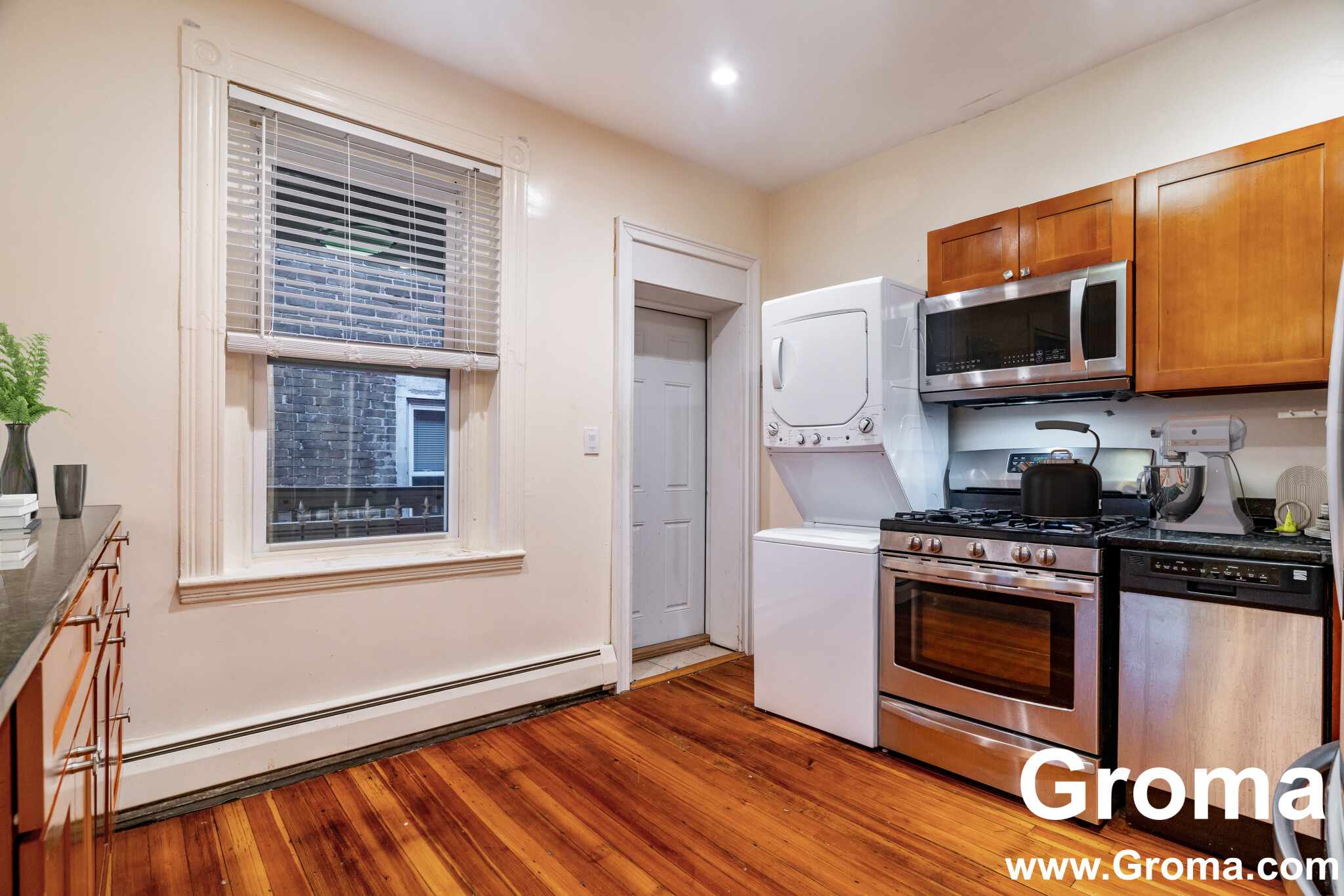 126 Day St, Jamaica Plain