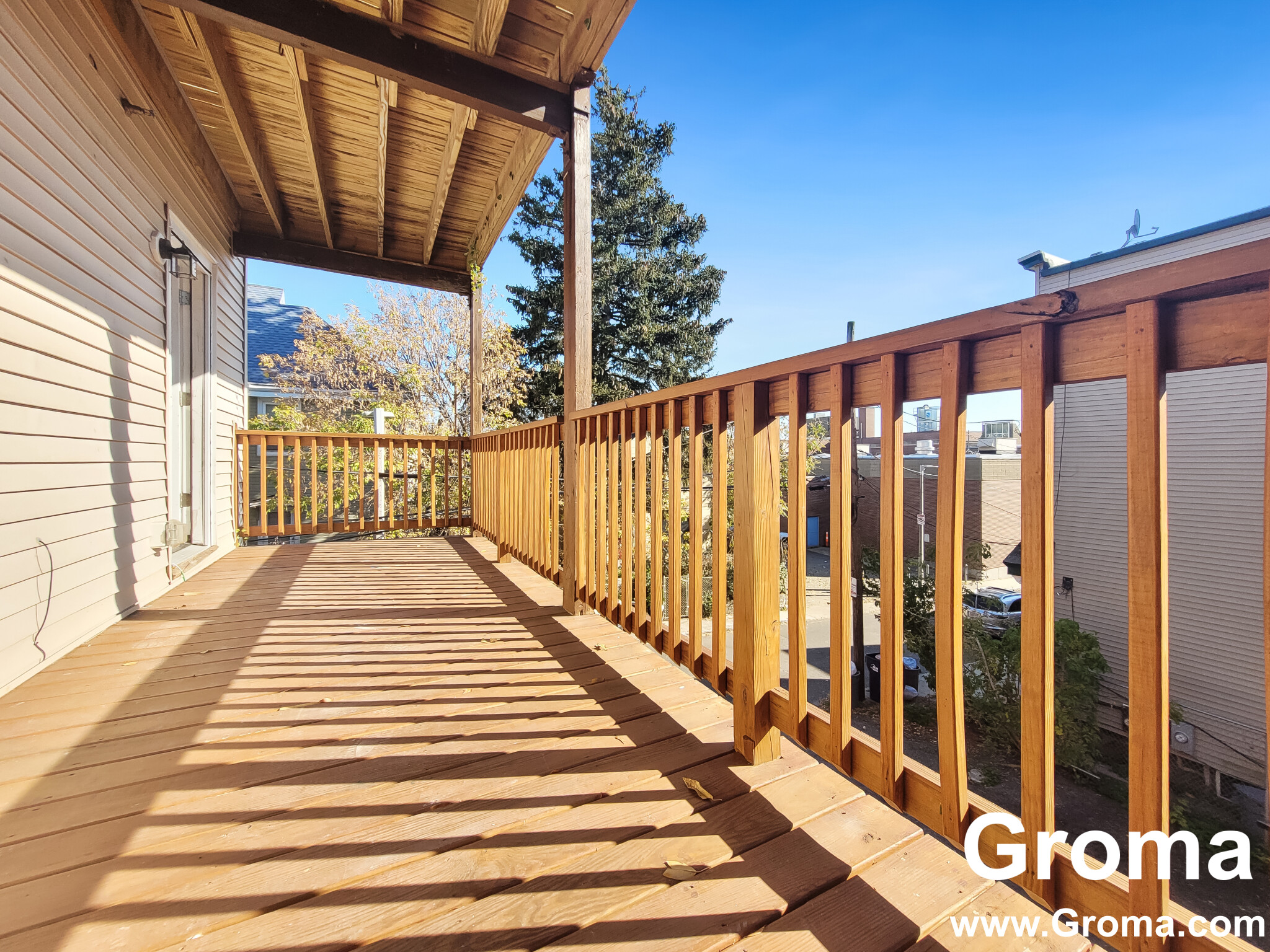 26 32 Arcadia, Dorchester