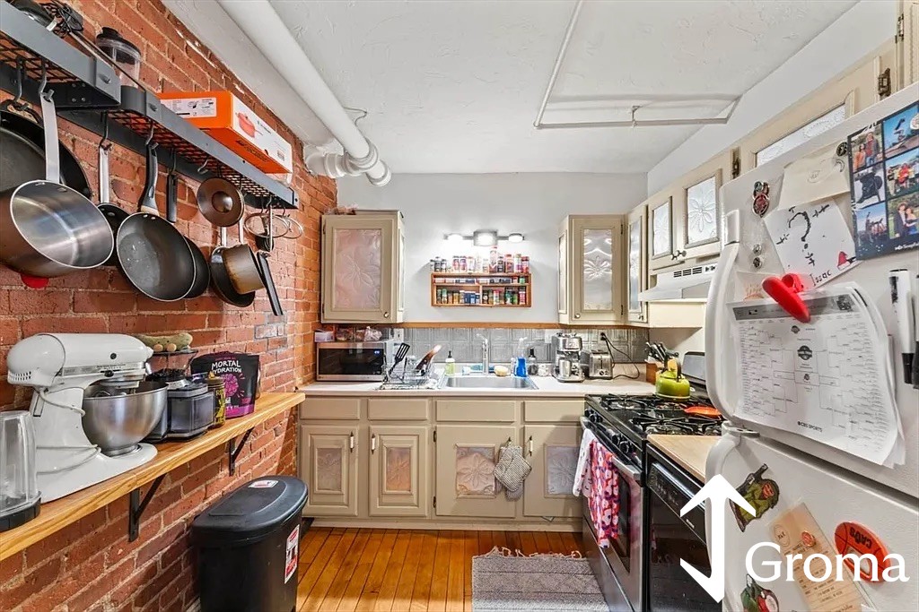 Photos of apartment on Arborway,Boston MA 02130