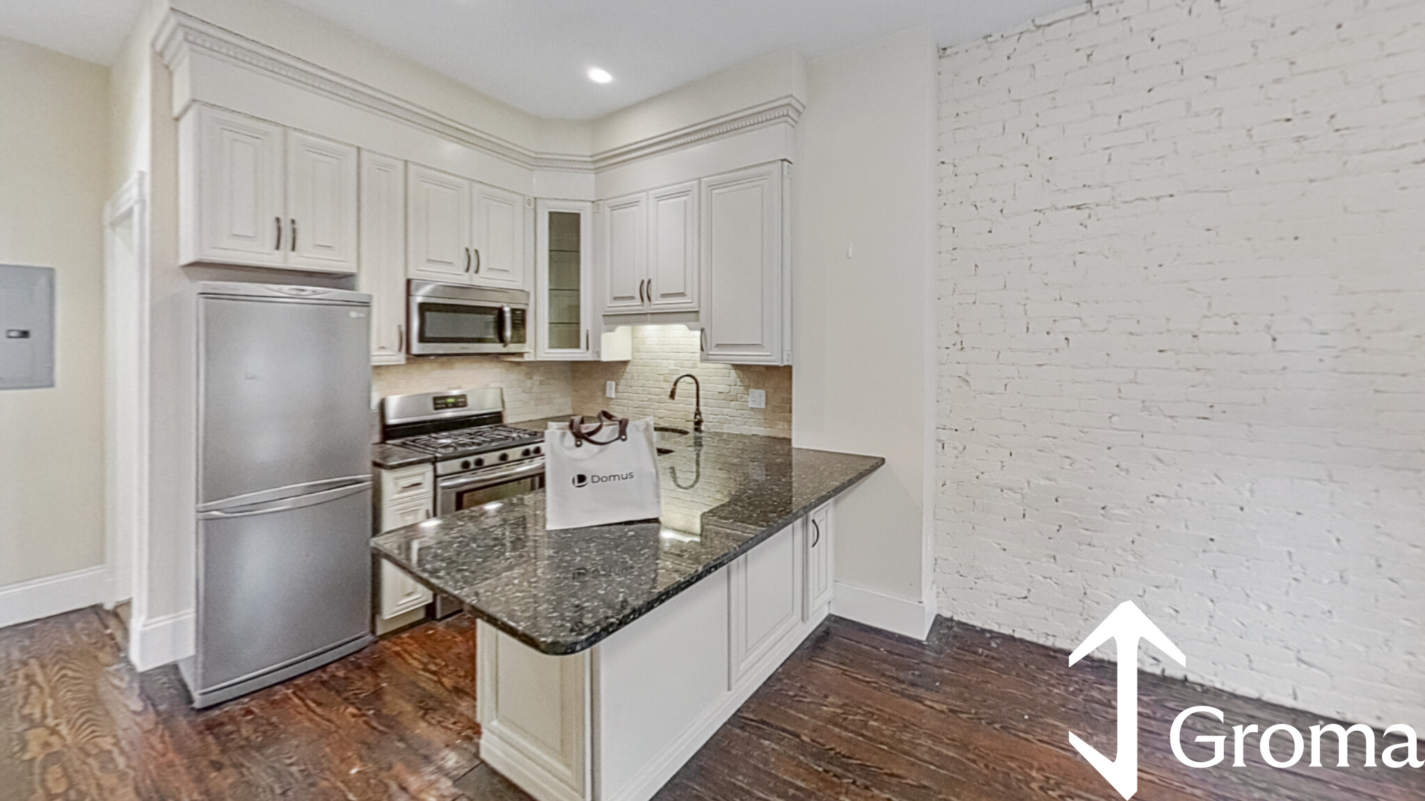 2 Carmel, Mission Hill