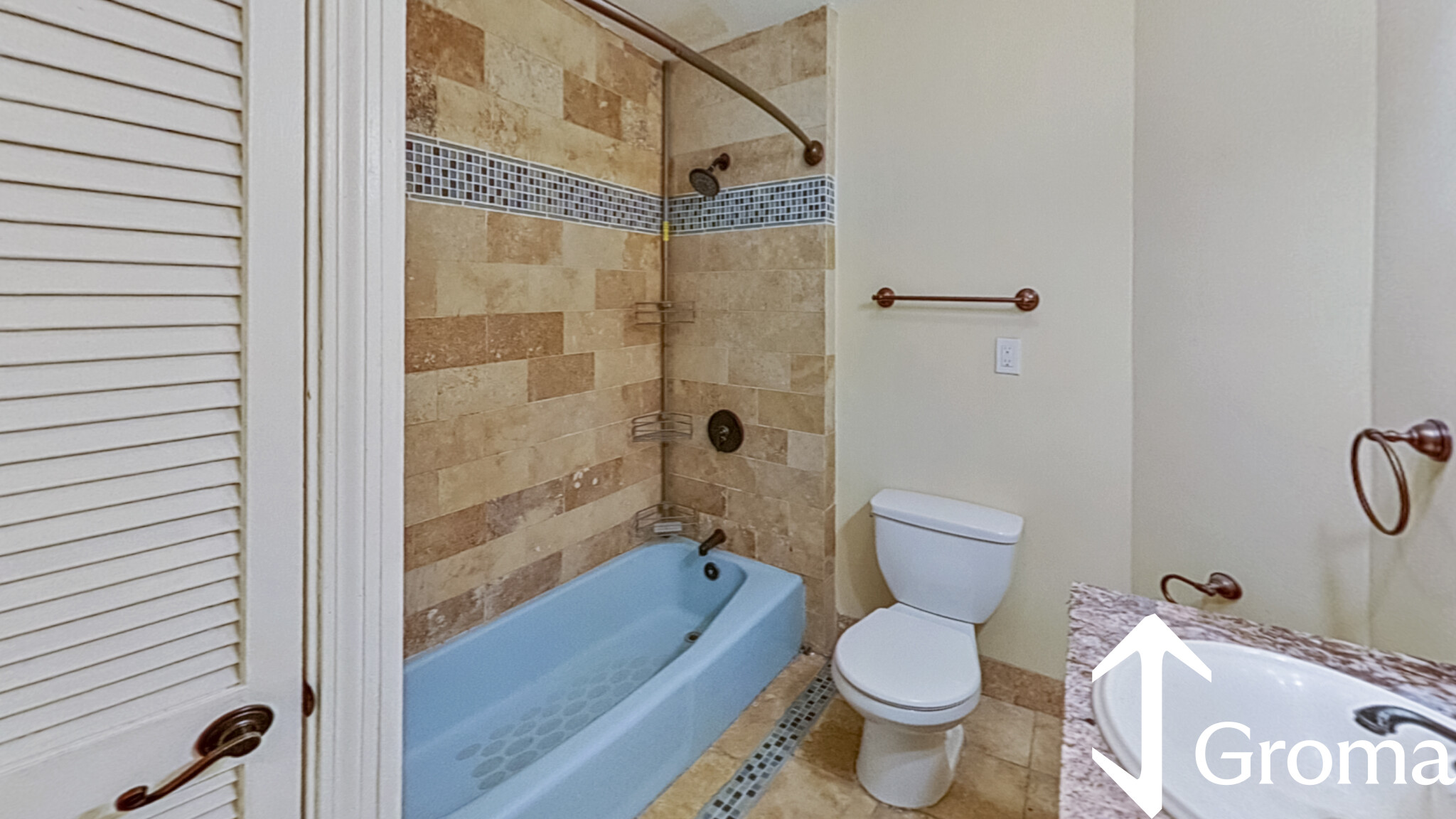 2 Carmel, Mission Hill