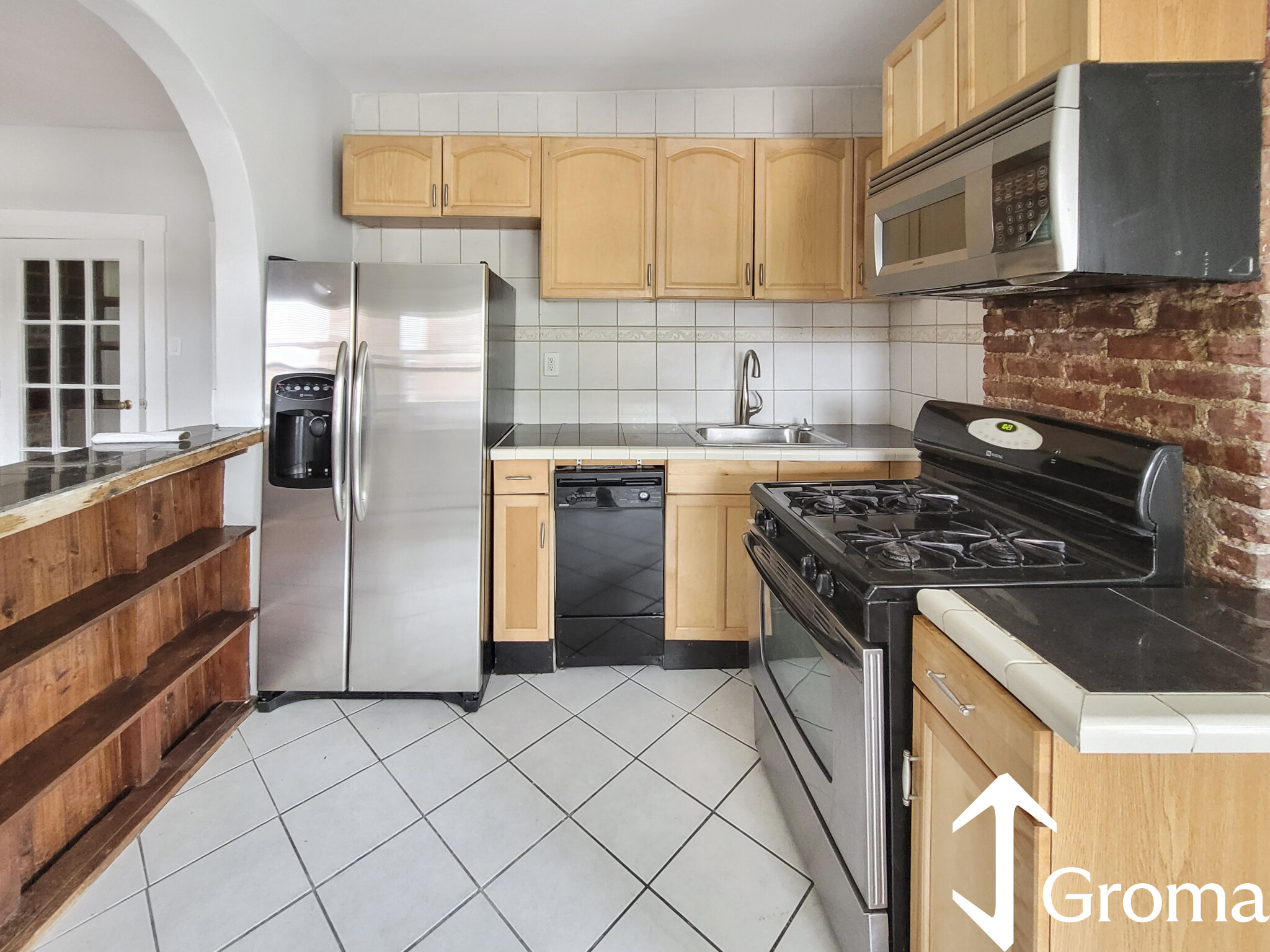 4 Mark St, Jamaica Plain