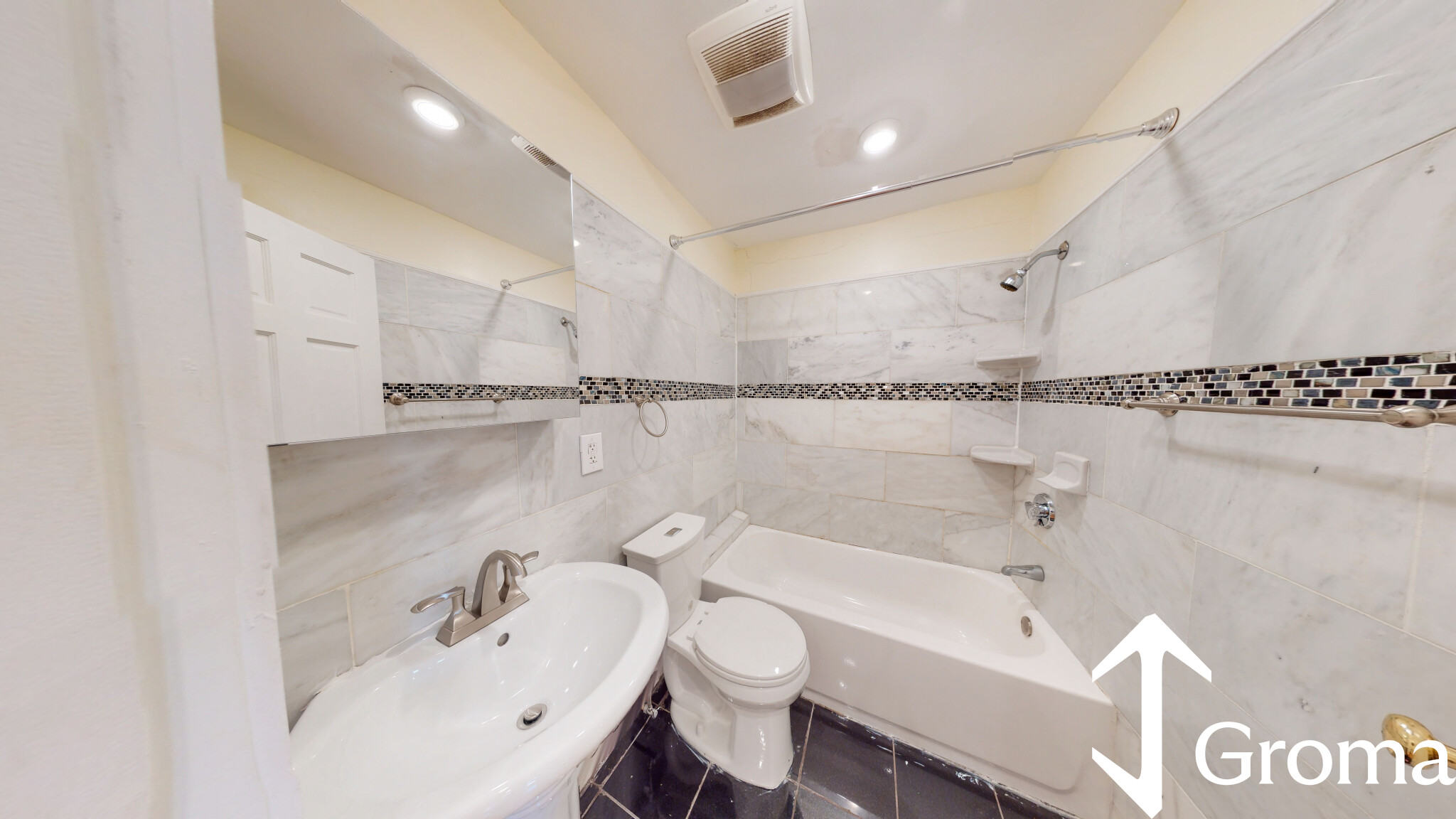 7 Mark St, Jamaica Plain