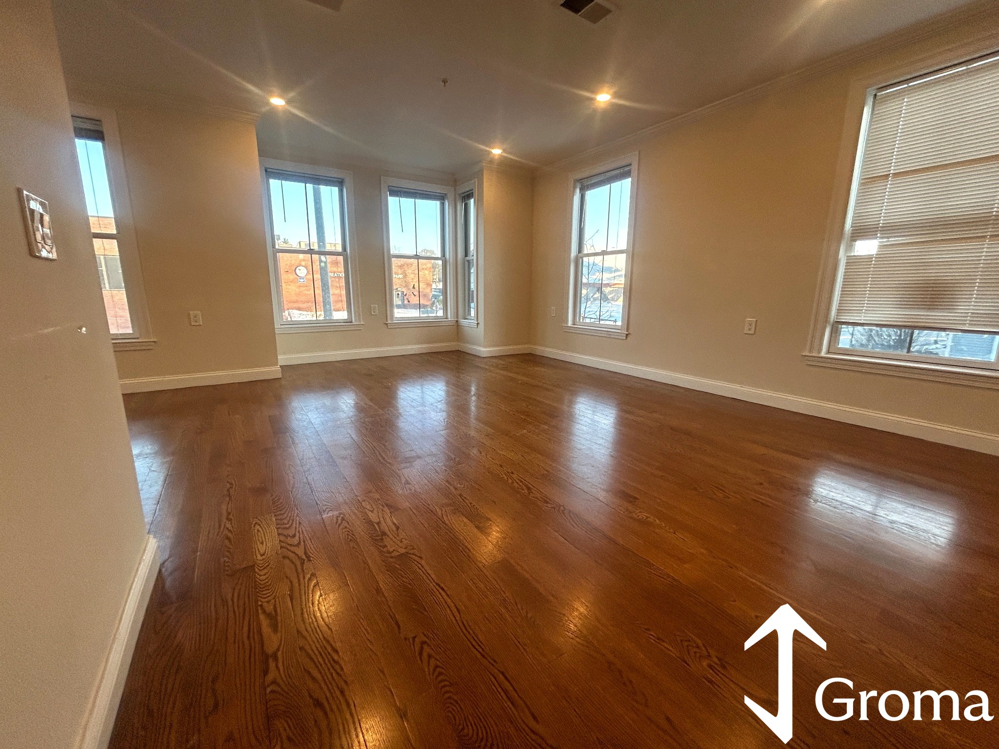 Photos of apartment on Washington St.,Boston MA 02119