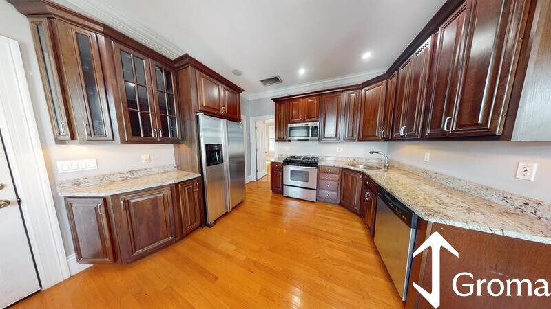 32 Ward St, South Boston