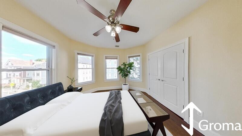 28 Fisher Ave, Mission Hill