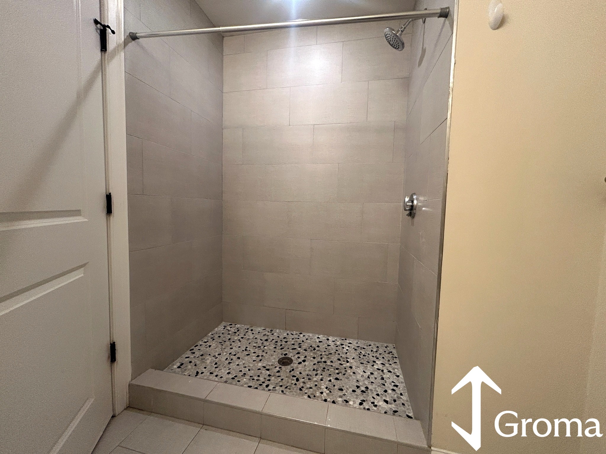 Photos of apartment on Washington St.,Boston MA 02119