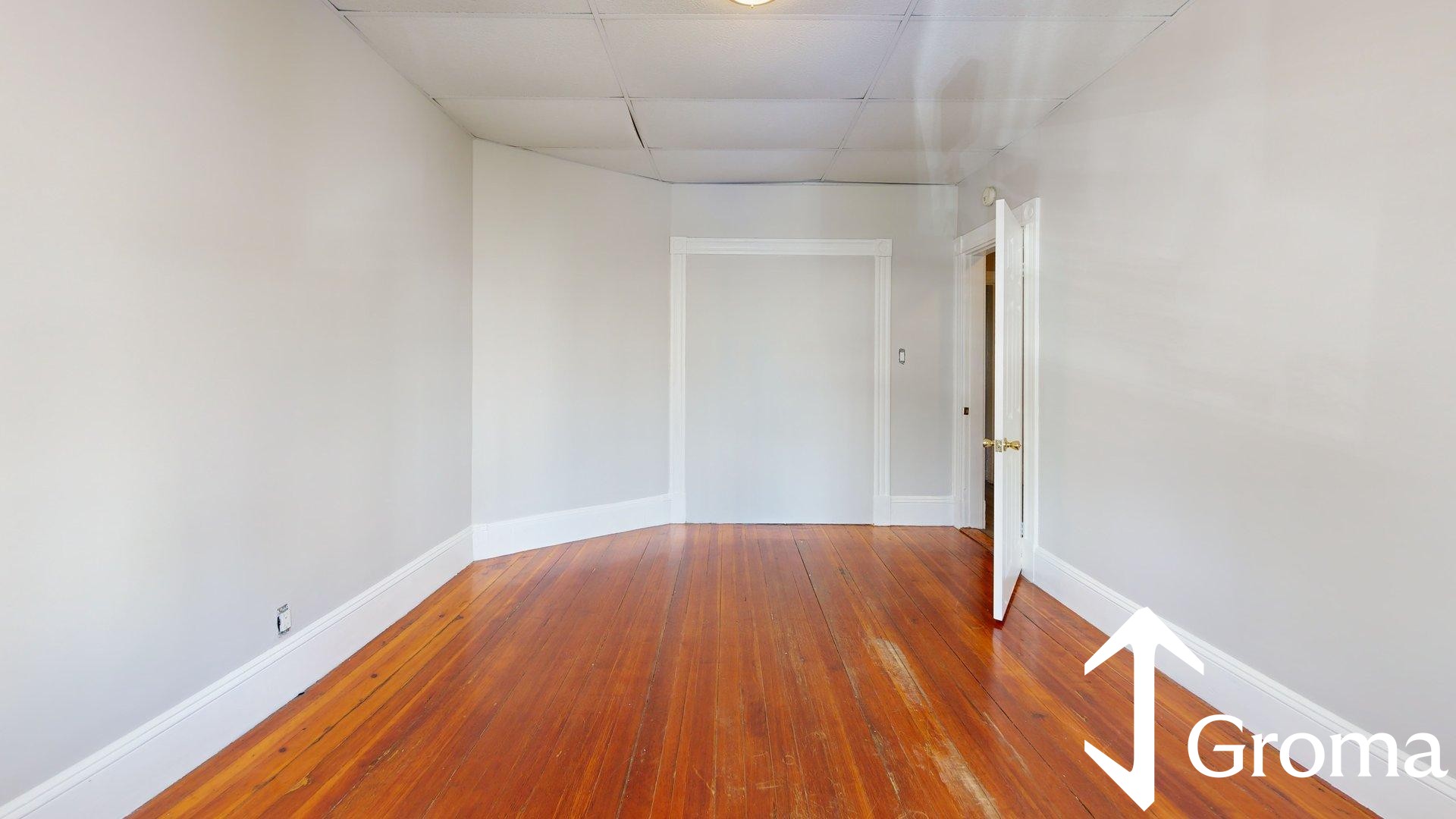 Photos of apartment on Chelsea St.,Boston MA 02128
