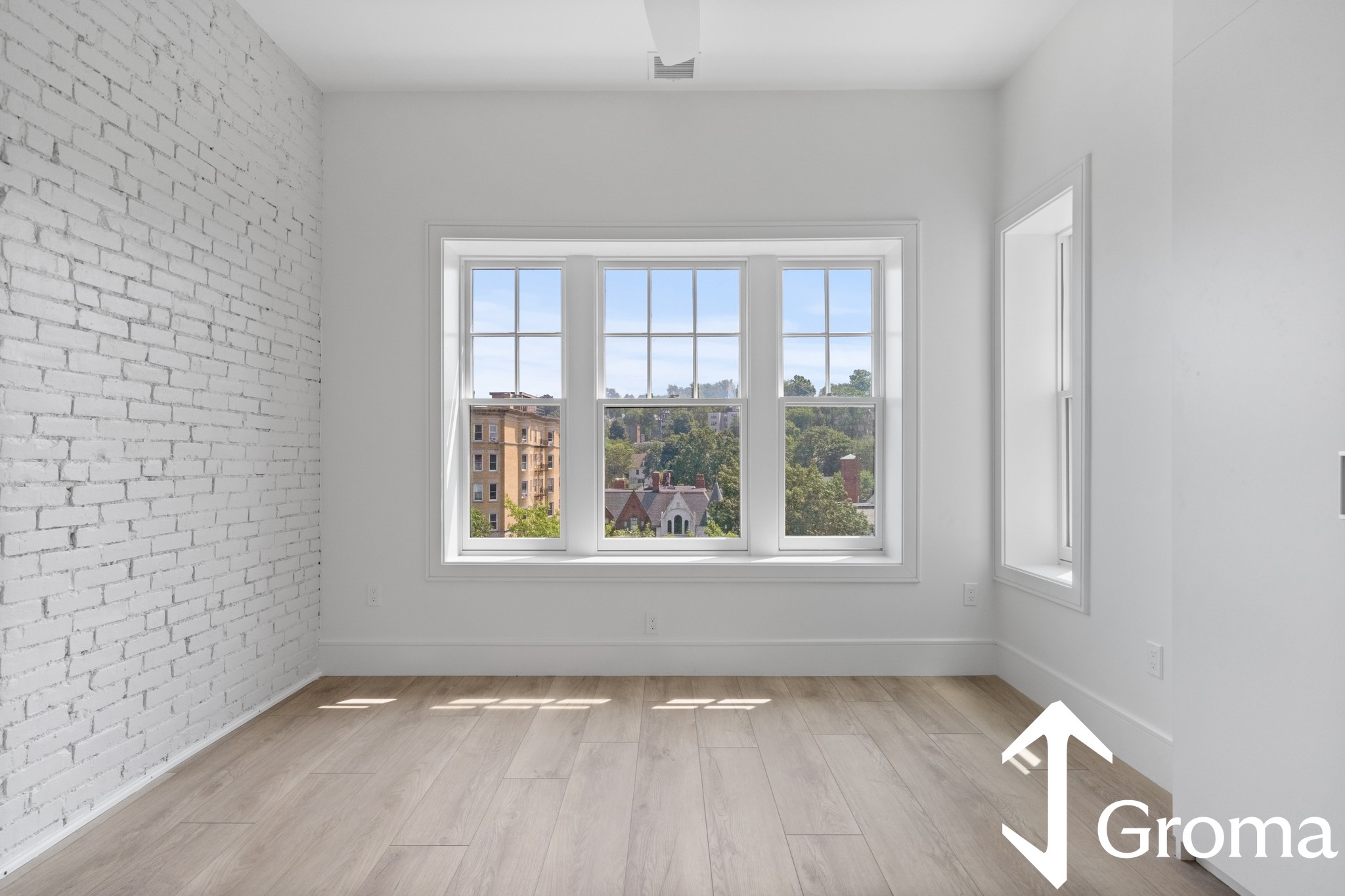 Photos of apartment on Beacon St.,Brookline MA 02446