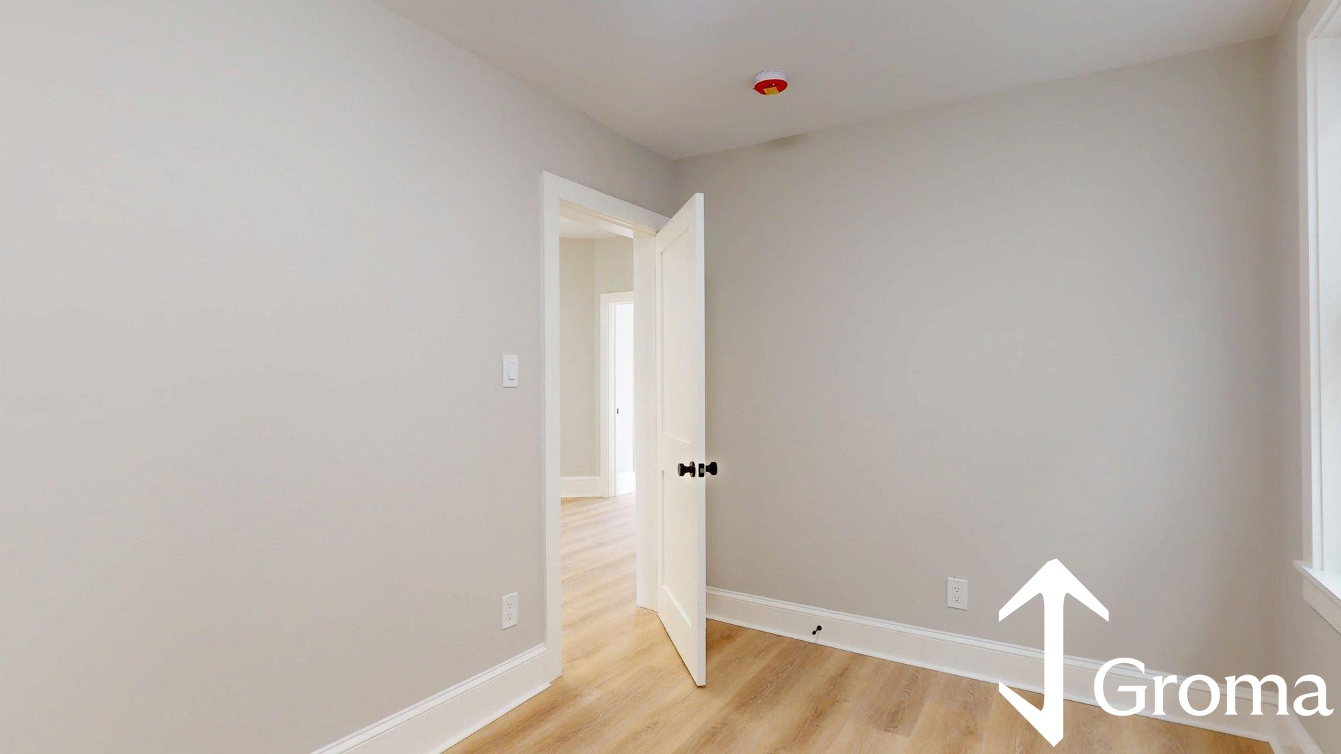 Photos of apartment on Chelsea St.,Boston MA 02128
