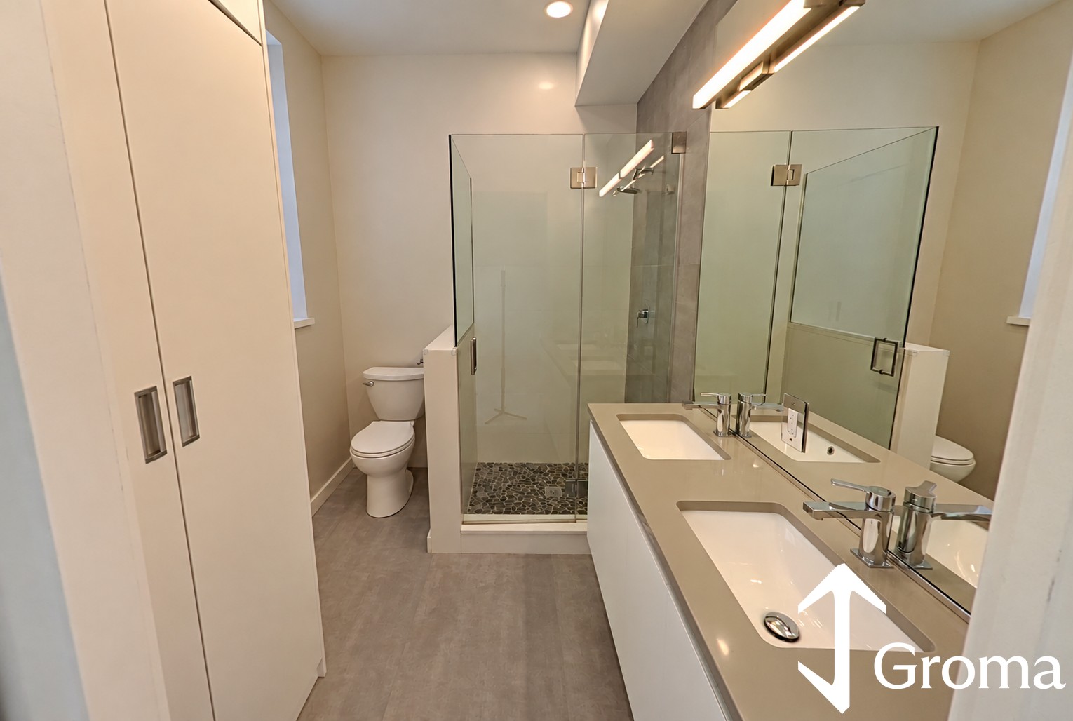 Photos of apartment on Worthington St.,Boston MA 02120