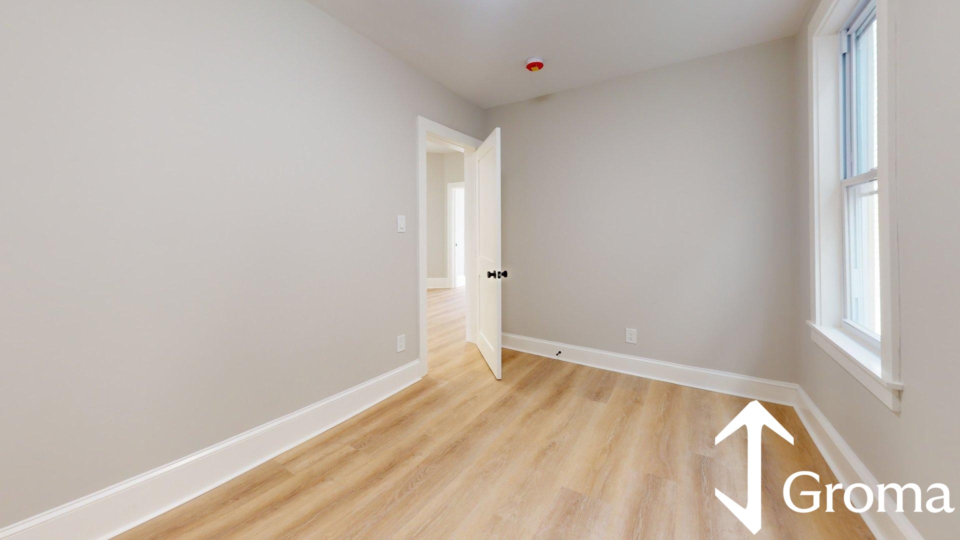 Photos of apartment on Chelsea St.,Boston MA 02128