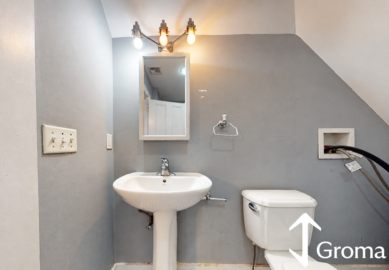 Photos of apartment on Calumet St.,Boston MA 02120