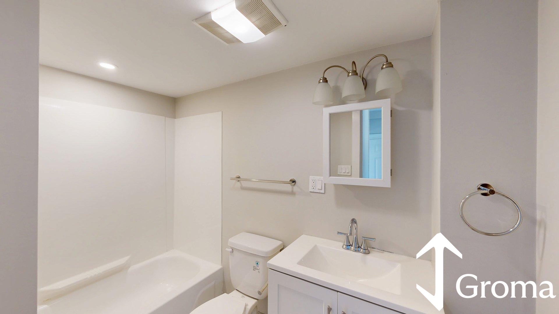 Photos of apartment on Chelsea St.,Boston MA 02128