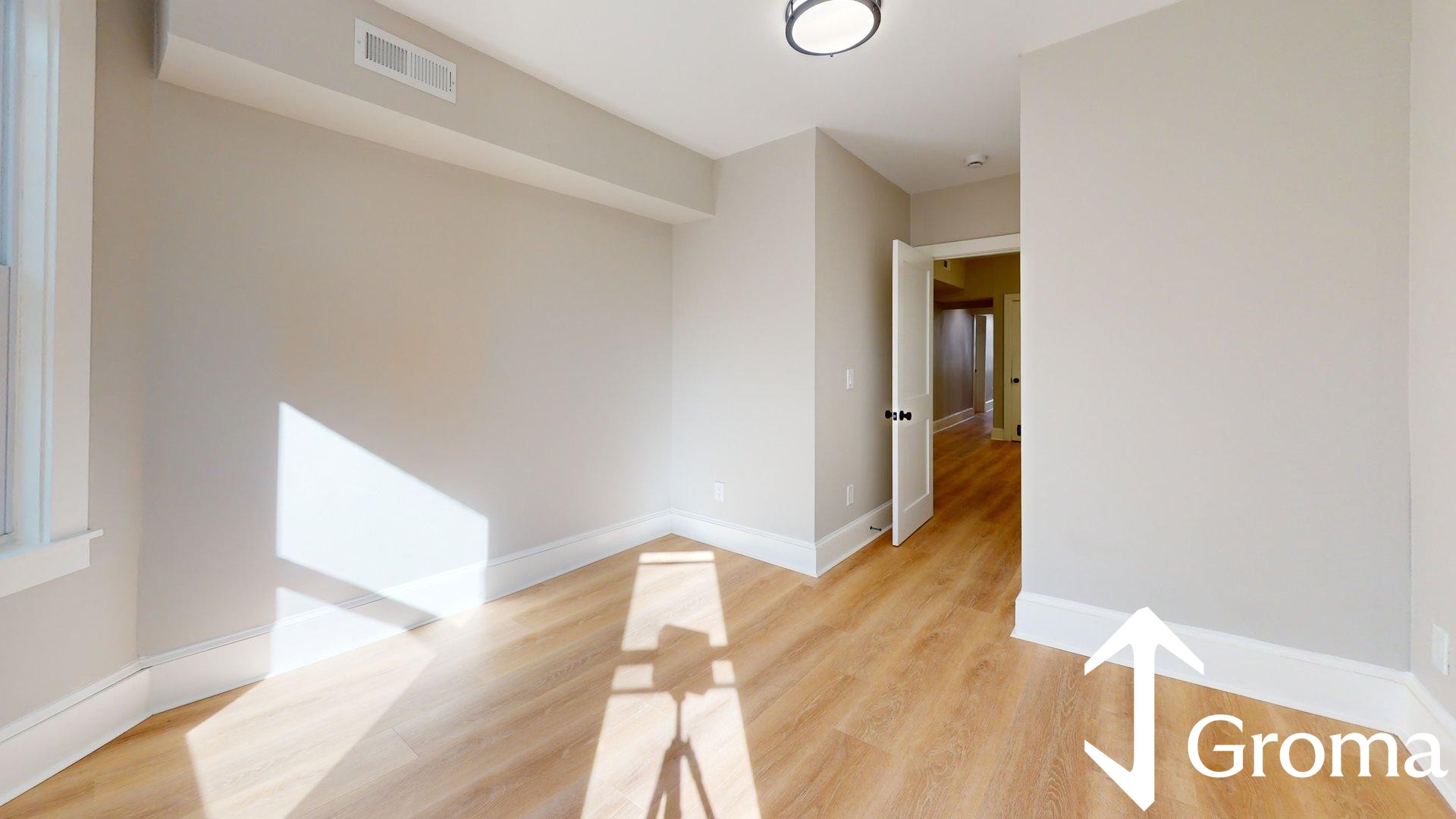Photos of apartment on Chelsea St.,Boston MA 02128